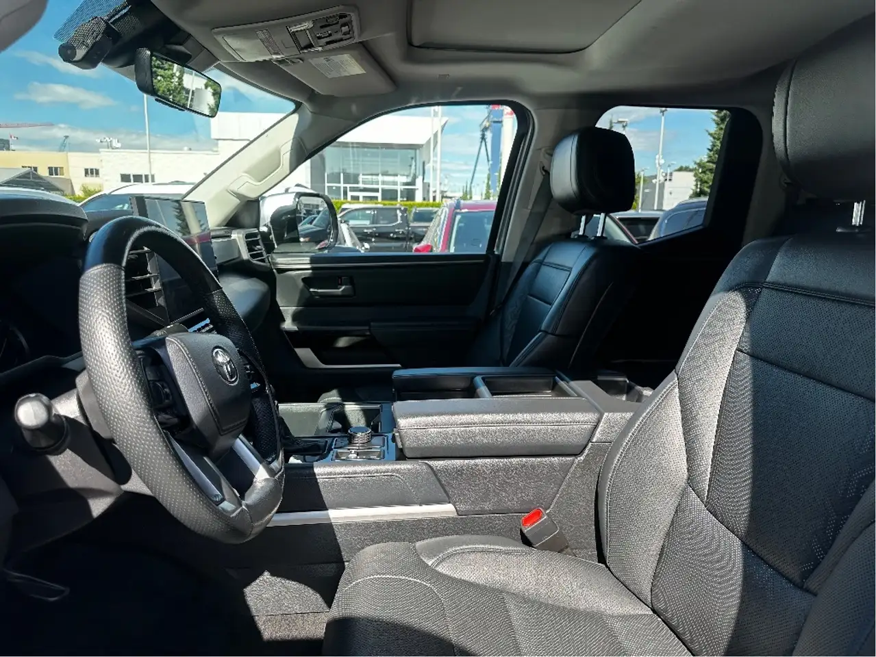 Toyota Tundra снимка Toyota Tundra