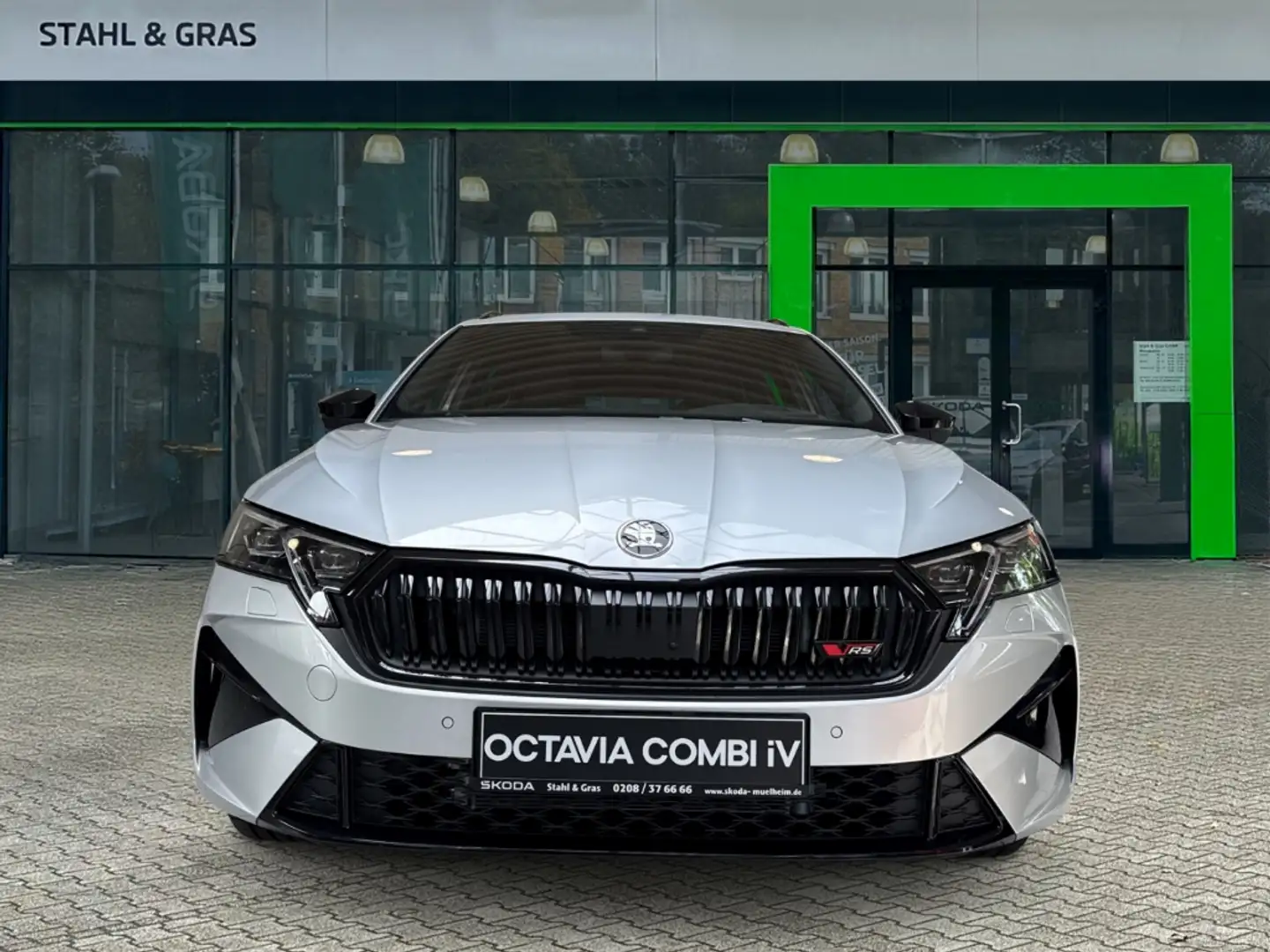 Skoda Octavia RS 2,0 TSI 195 kW 7-Gang-DSG HUD StandHZG AHK-klap Argent - 2