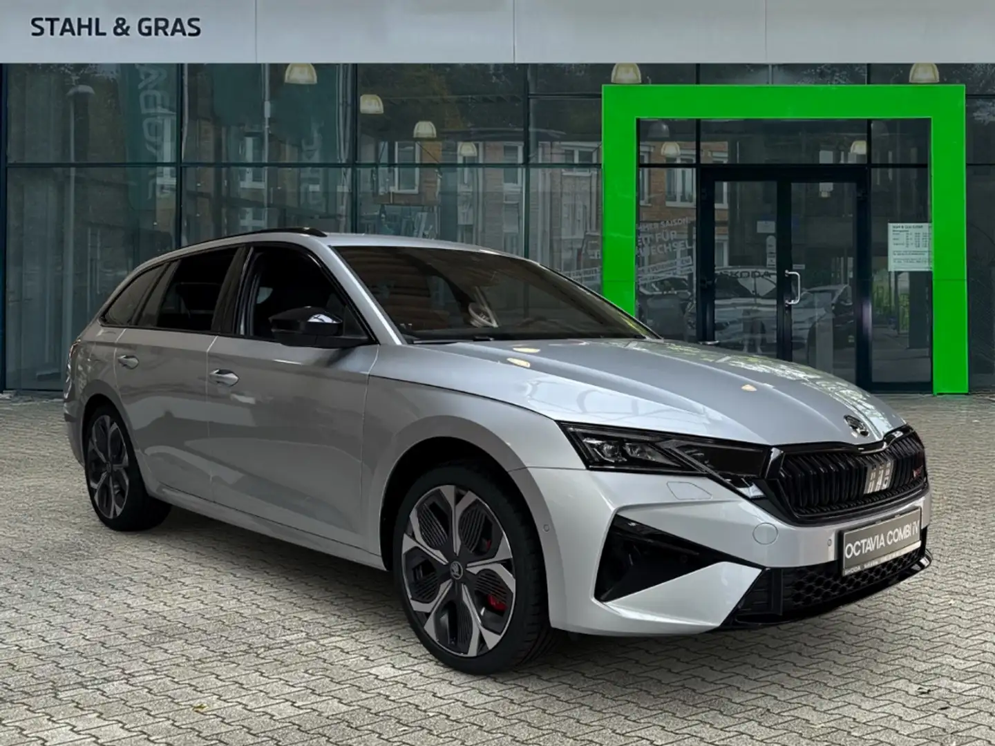 Skoda Octavia RS 2,0 TSI 195 kW 7-Gang-DSG HUD StandHZG AHK-klap Argent - 1
