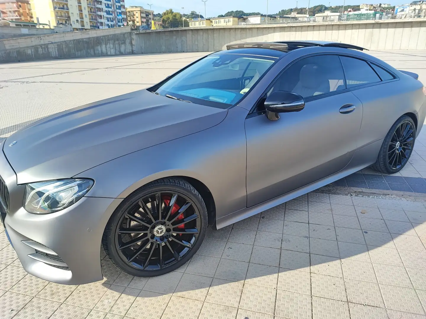 Mercedes-Benz E 220 Coupe d AMG Line auto - 1