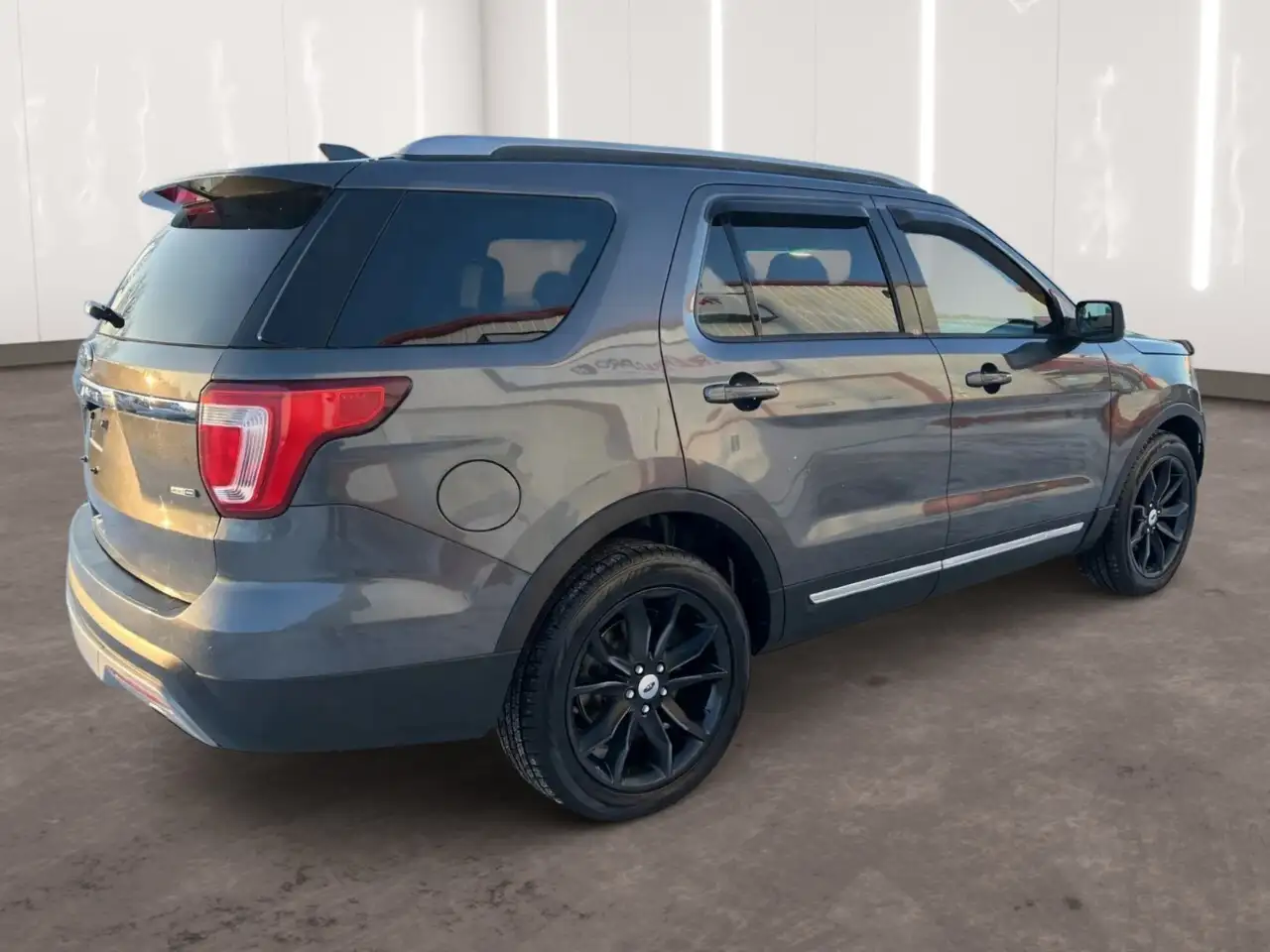 Ford Explorer photo Ford Explorer
