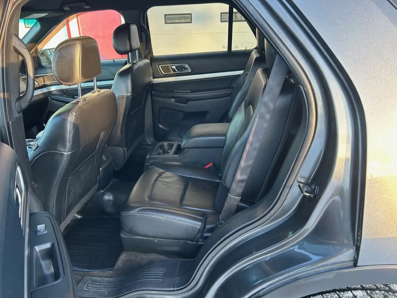 Ford Explorer photo Ford Explorer