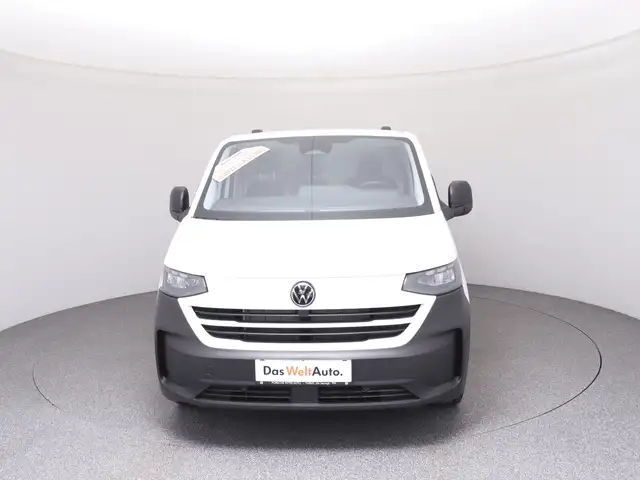 Volkswagen Transporter view 3