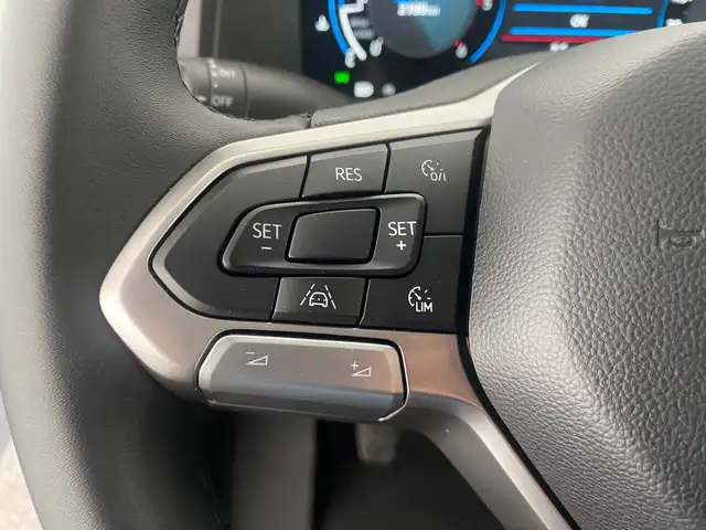 Volkswagen Transporter view 15
