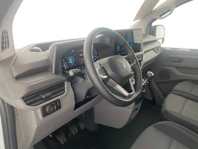 Volkswagen Transporter view 10
