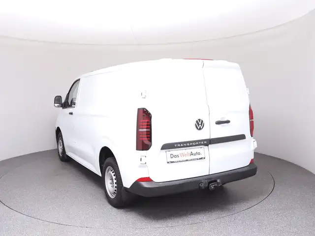 Volkswagen Transporter view 5