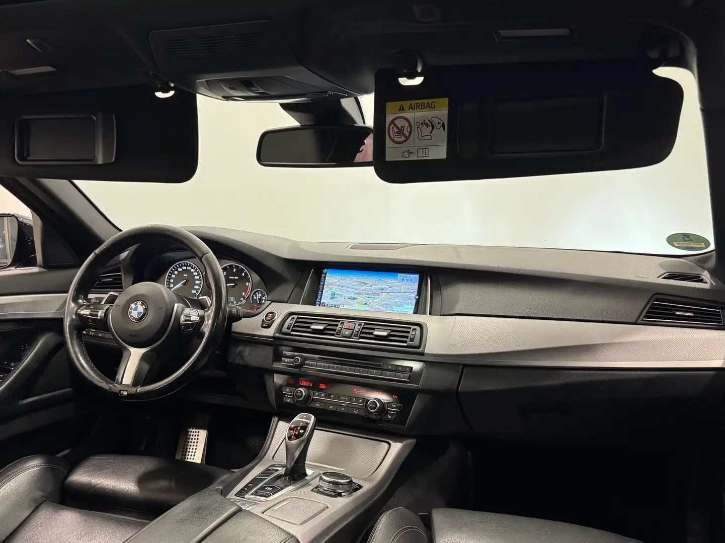 BMW 530 d xDrive M-Paket|PANO|AHK|KAMERA|STANDHZ|HUD| Noir - 2