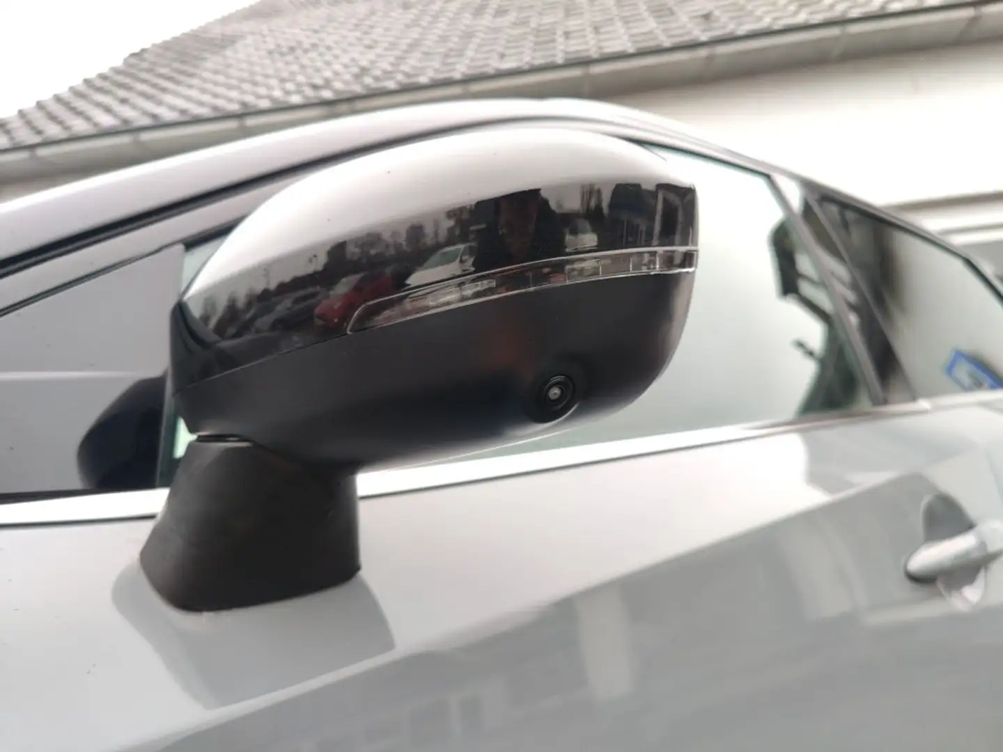 Nissan Qashqai 1.3 MHEV Xtronic Business Executive Grijs - 2