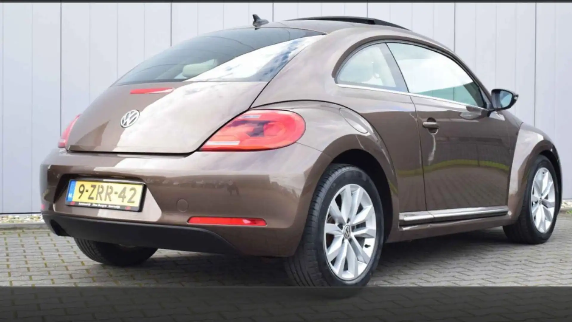Volkswagen Beetle 1.2 TSI Design - panorama dak - bruin metallic Brown - 2