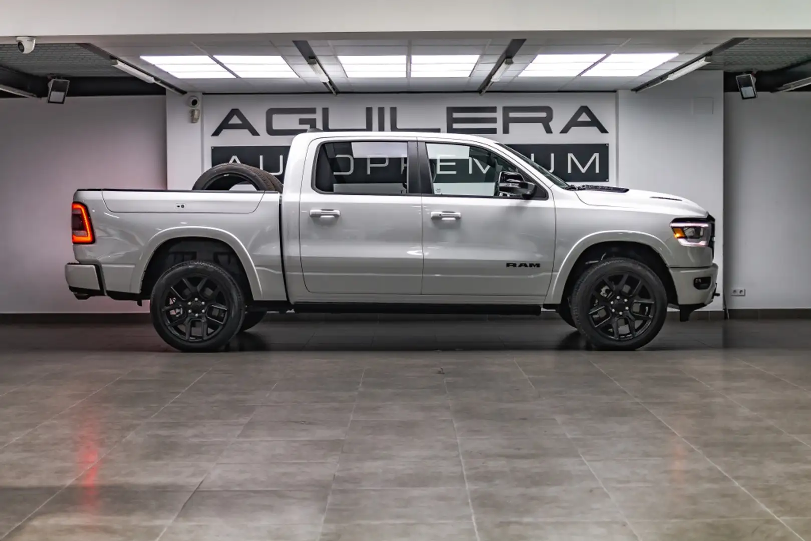 Dodge Sonstige DODGE Ram 1500 Todoterreno Automático de 5 Puert Weiß - 2