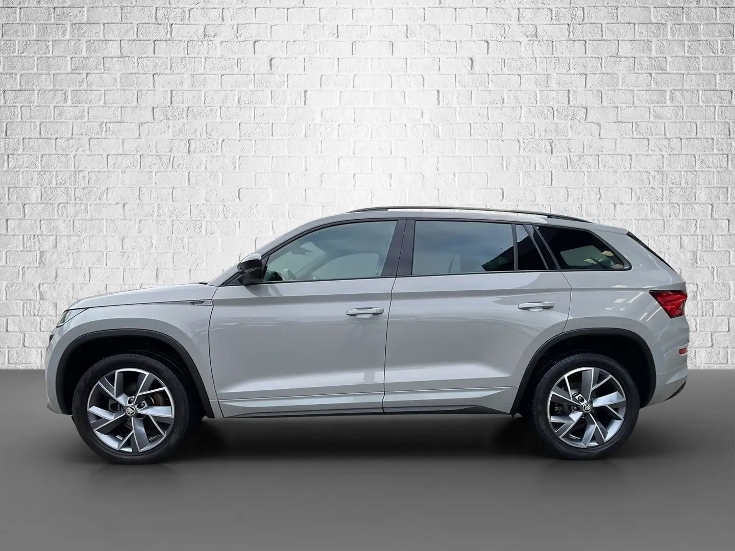 Skoda Kodiaq 2.0 TDI DSG - Sportline RFK LED DCC Grau - 2
