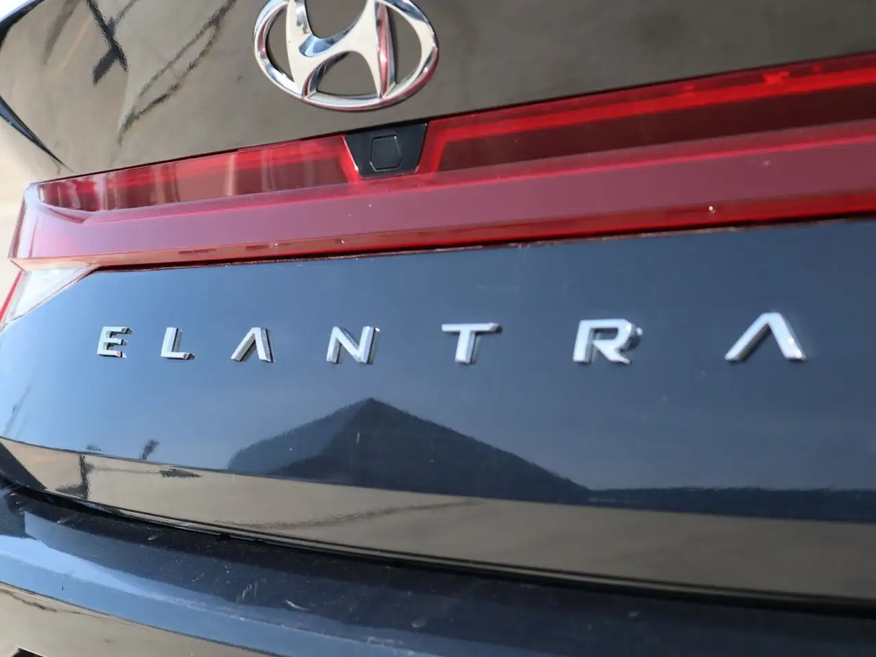 Hyundai ELANTRA снимка Hyundai ELANTRA