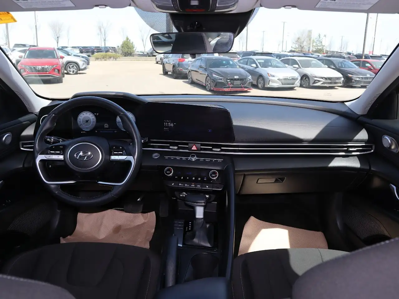 Hyundai ELANTRA снимка Hyundai ELANTRA