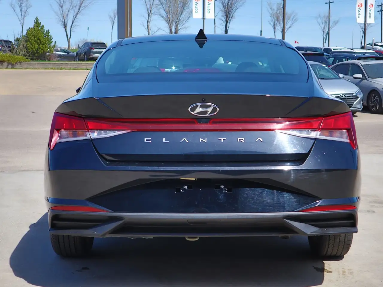 Hyundai ELANTRA снимка Hyundai ELANTRA