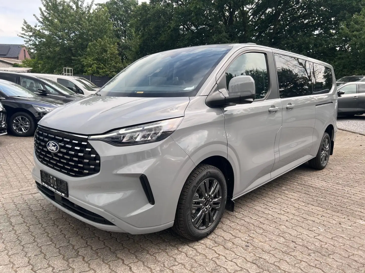 FORD Tourneo