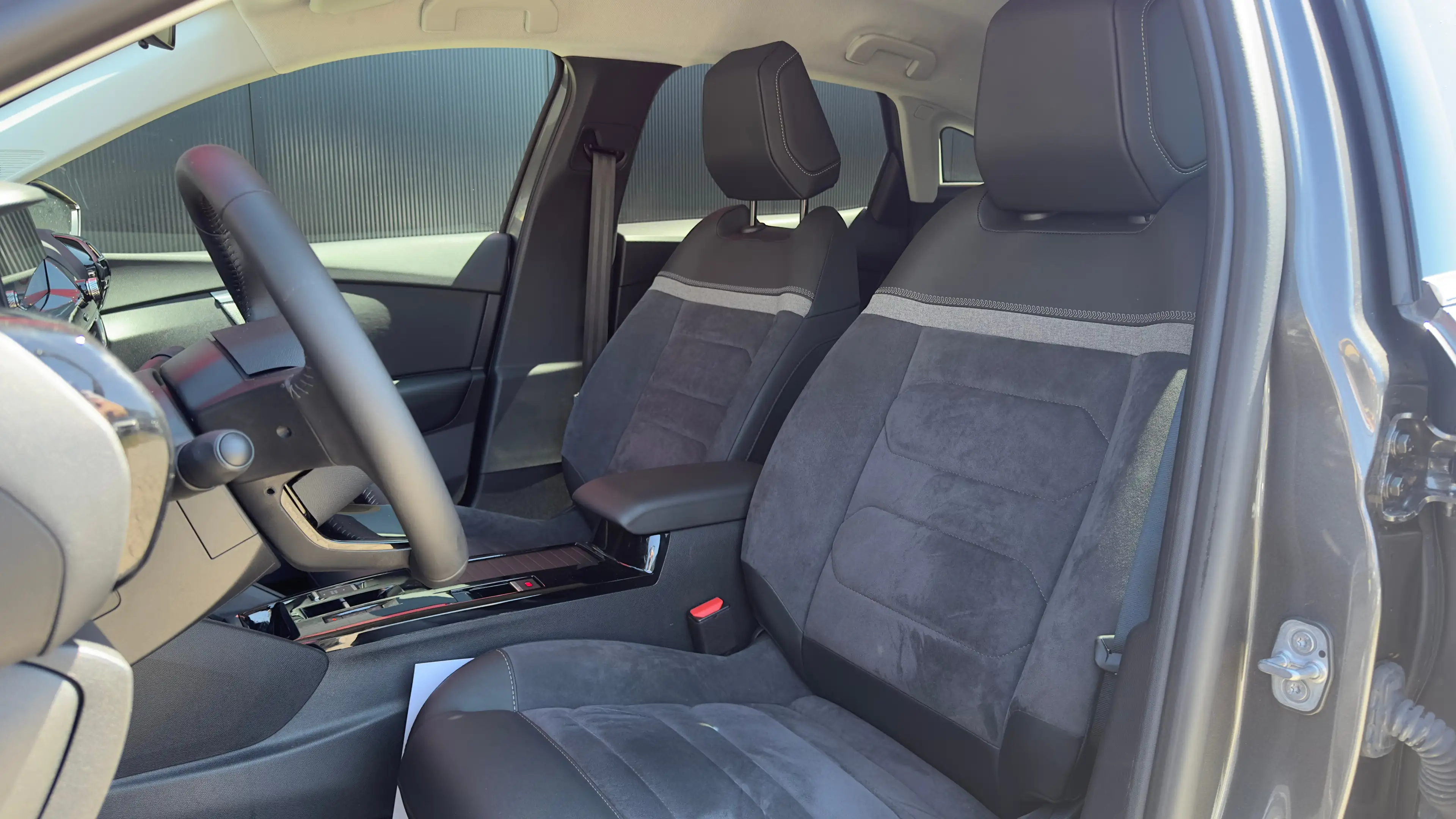 Citroen E-C4 Electric ë-Series 54 kWh Extended range — photo 3