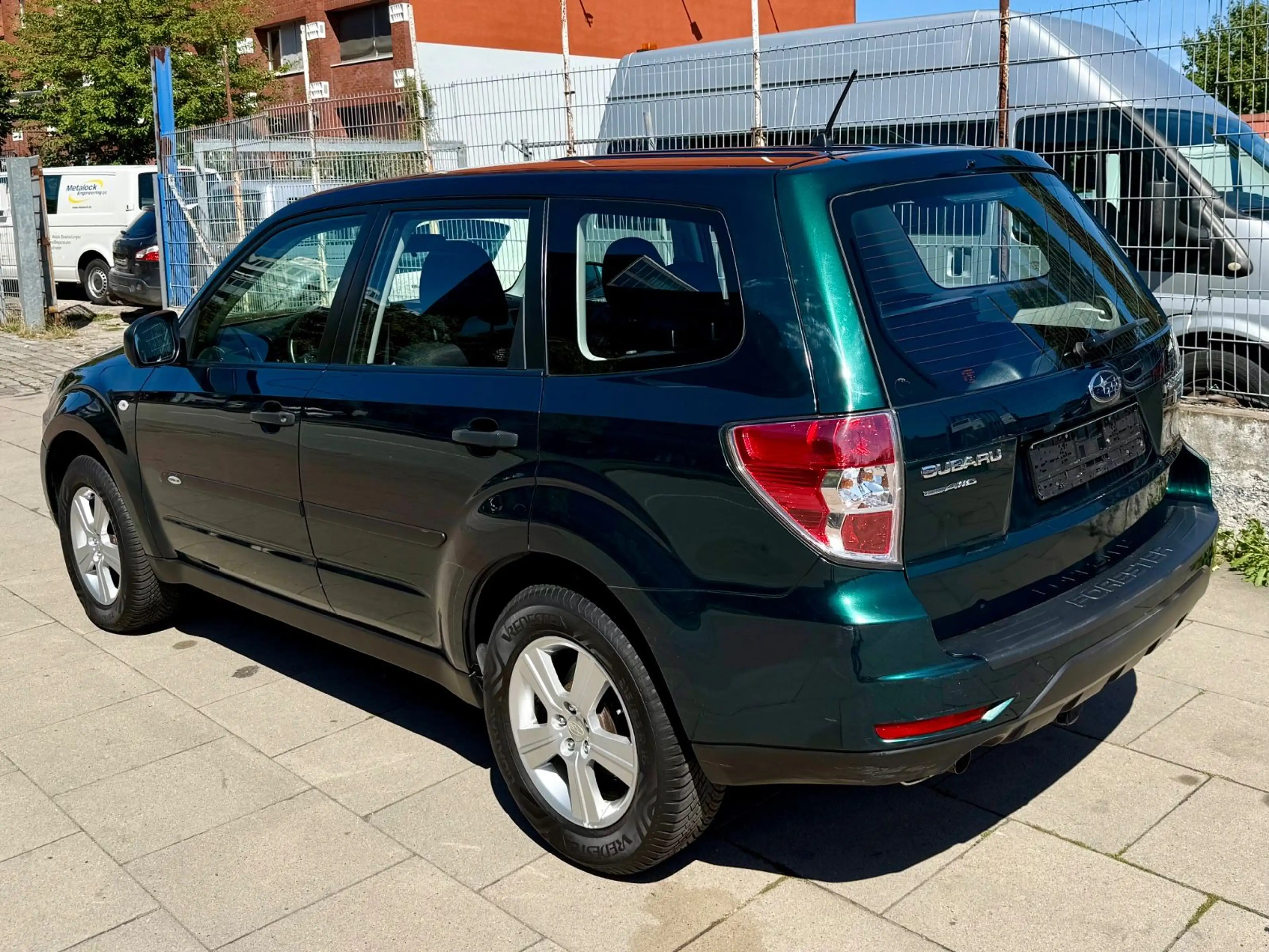 Subaru Forester Active * 4x4 * TÜV NEU — photo 13