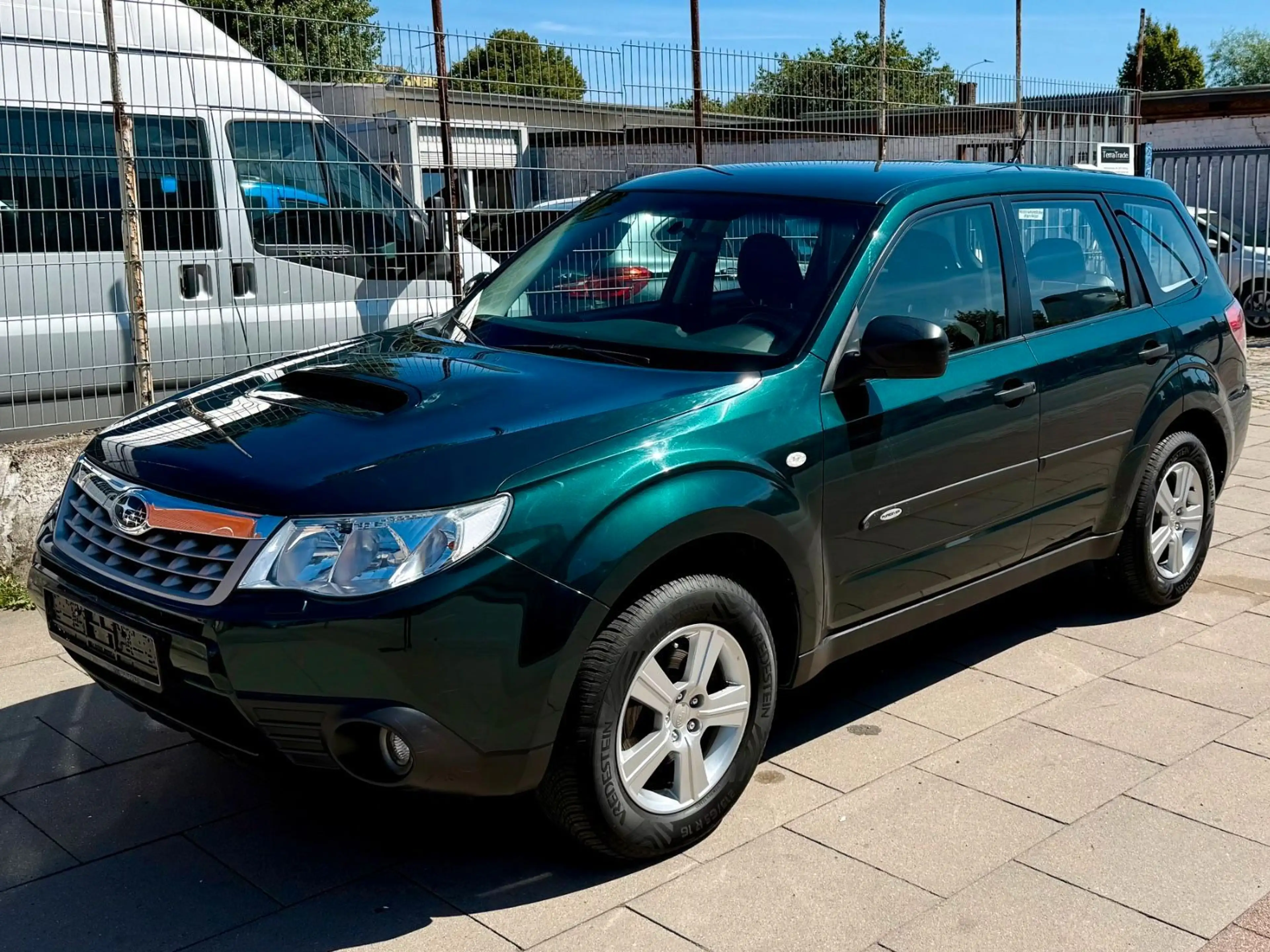 Subaru Forester Active * 4x4 * TÜV NEU