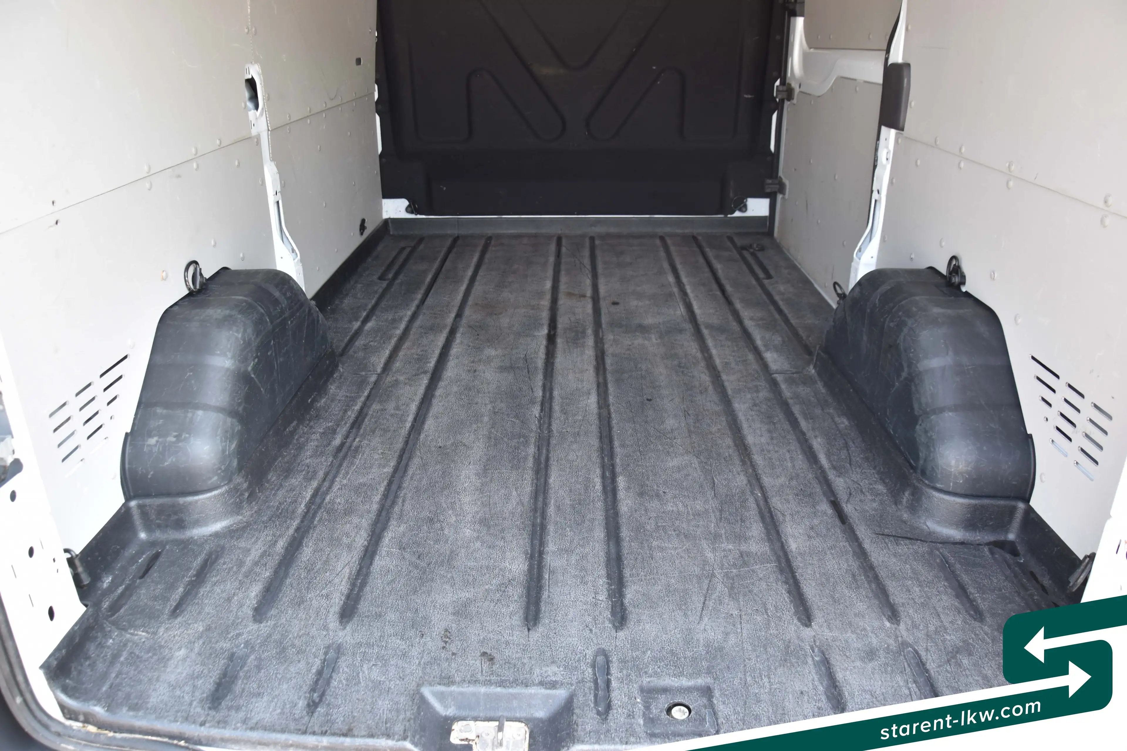 Ford Transit 2.0 L2H2 AHK Klima Tempomat PDC unaufbereitet — photo 11