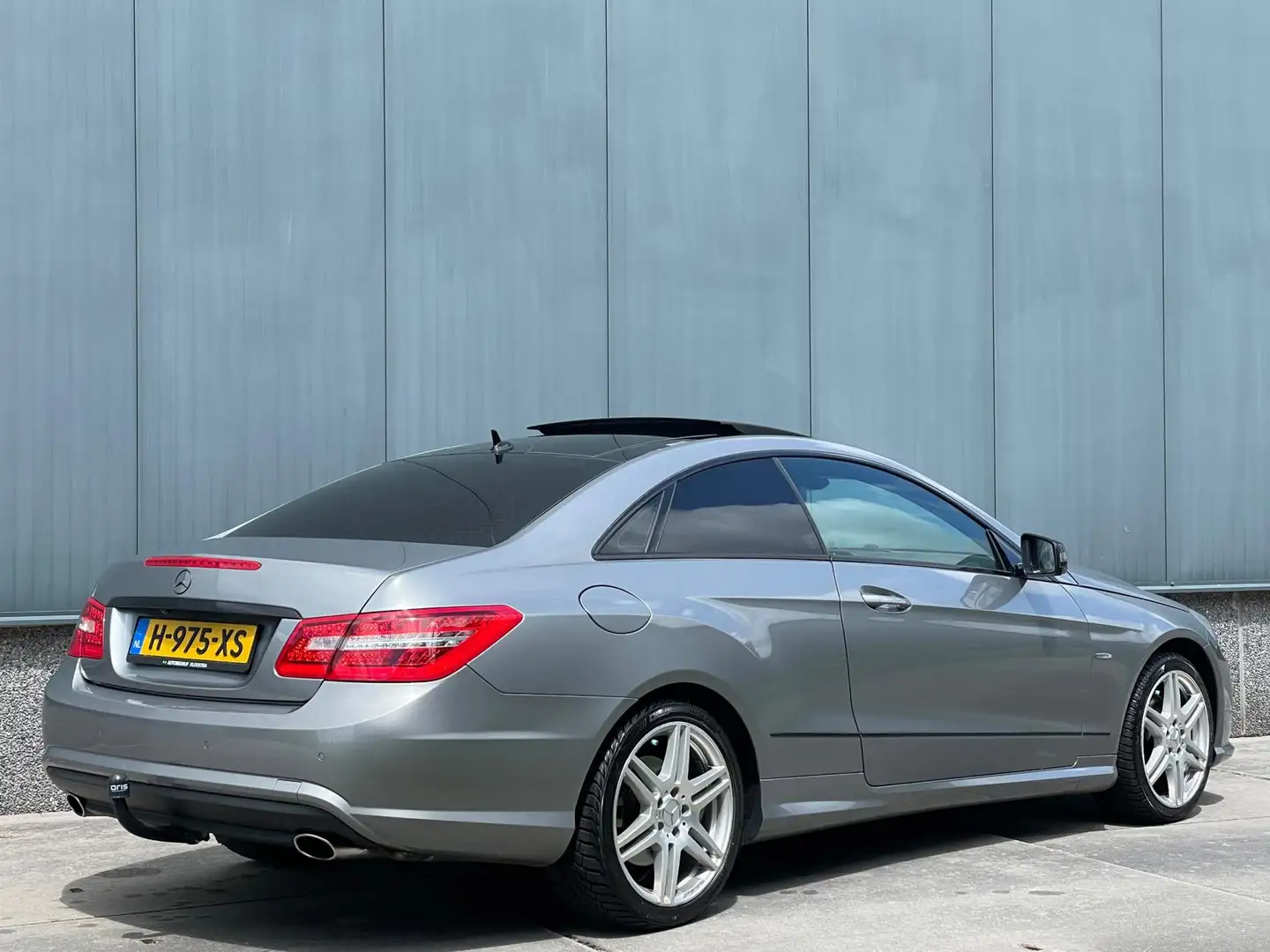 Mercedes-Benz E 350 Coupé CGI 293 pk | AMG | Pano | Leder | Xenon | Ca Grijs - 2