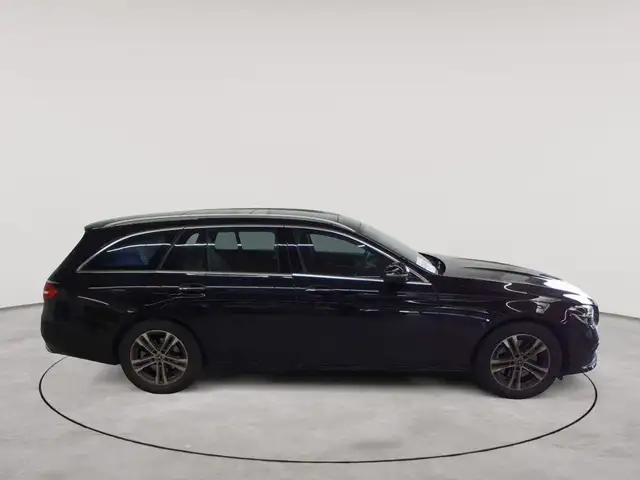 Mercedes-Benz E-Class view 3