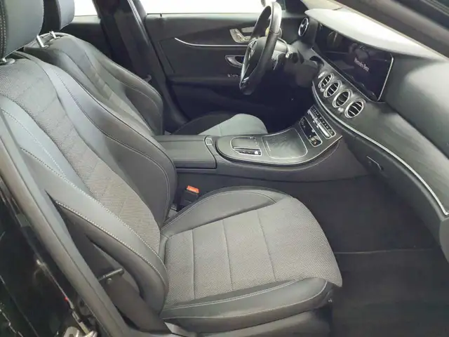 Mercedes-Benz E-Class view 8