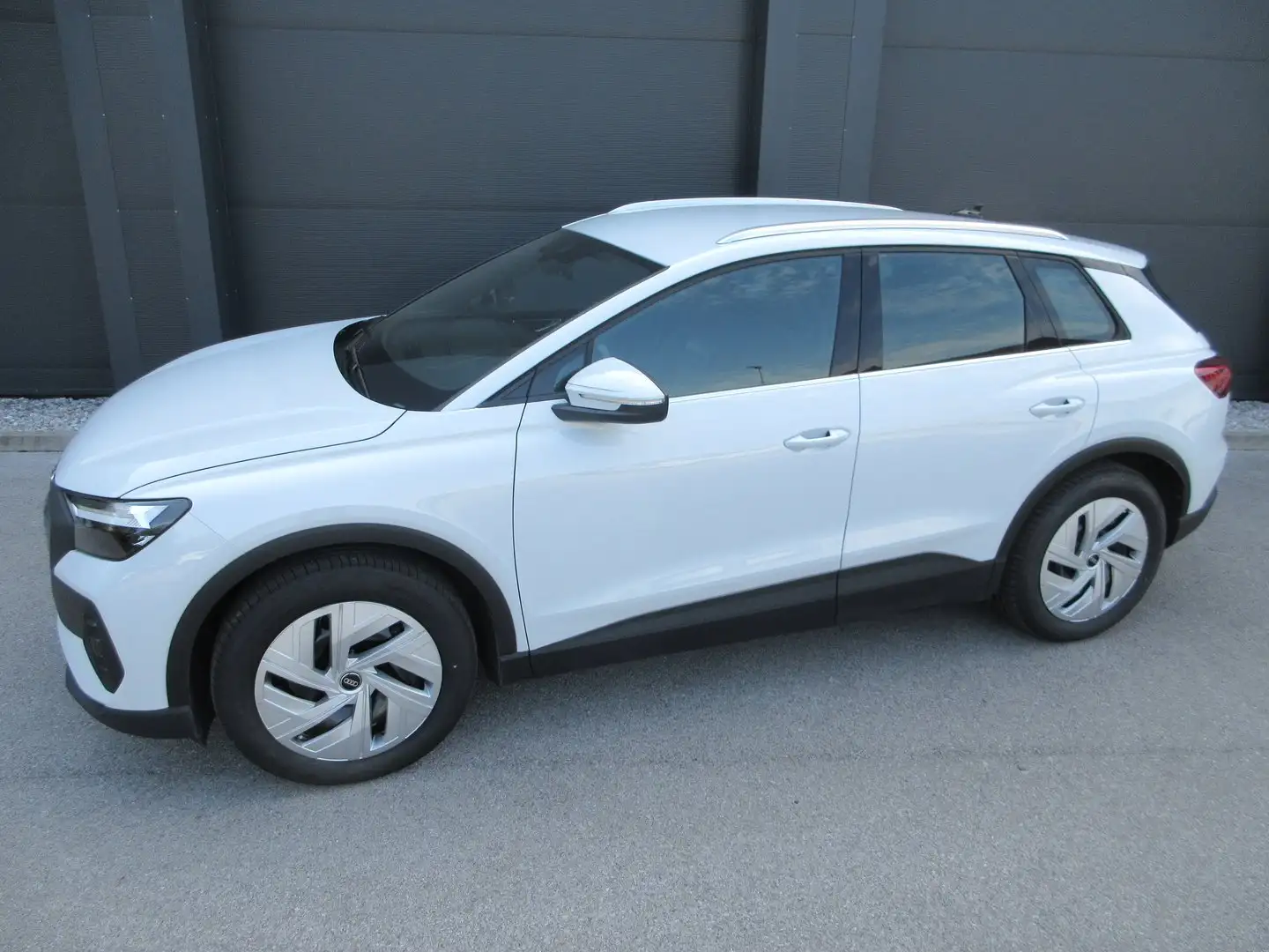 Audi Q4 e-tron Audi Q4 45 e-tron quattro Weiß - 2