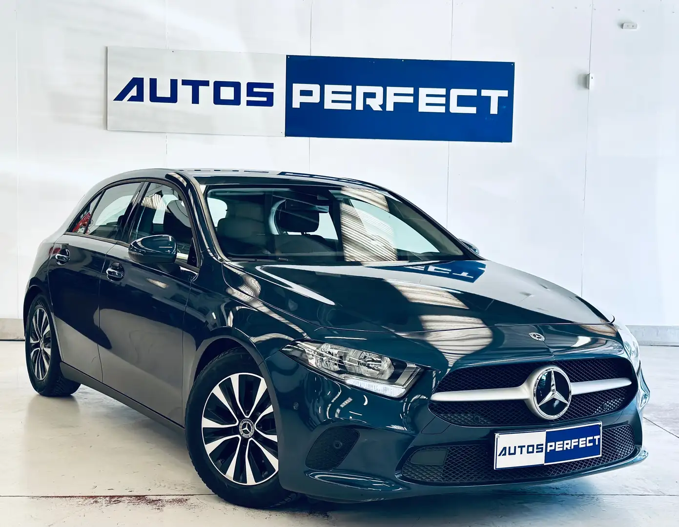 Mercedes-Benz A 180 d CAMERA PDC  CLIM NAVI SIEGE CHAUFF. BLUETOOTH Blauw - 2