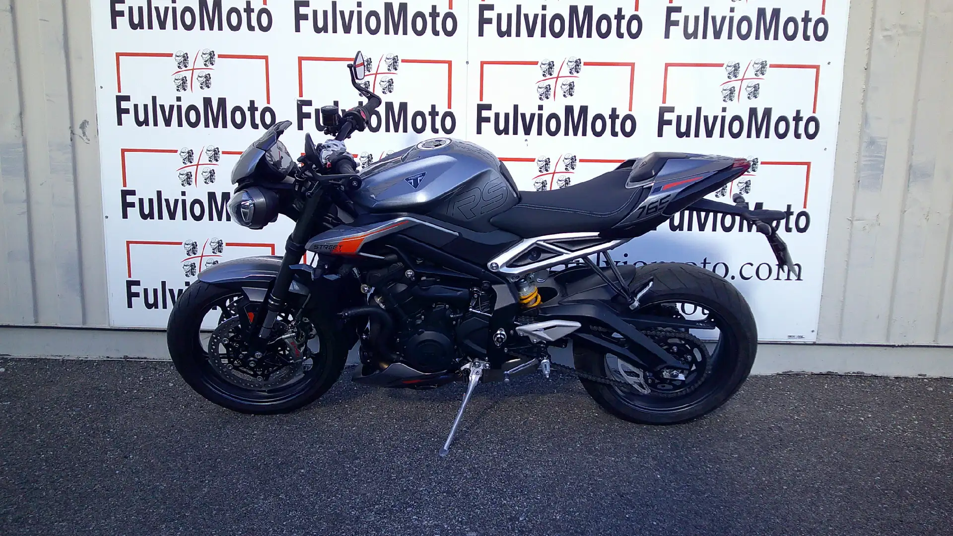 Triumph Street Triple 765 Gris - 1
