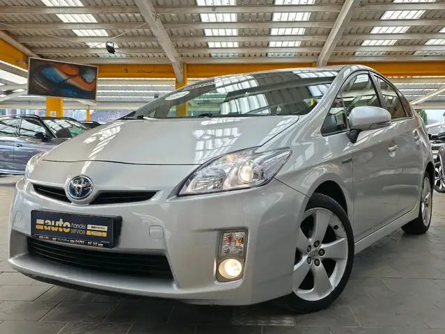 Toyota Prius Life, Hybrid