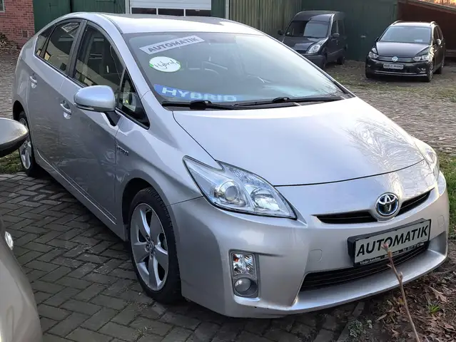 Toyota Prius Life, Hybrid