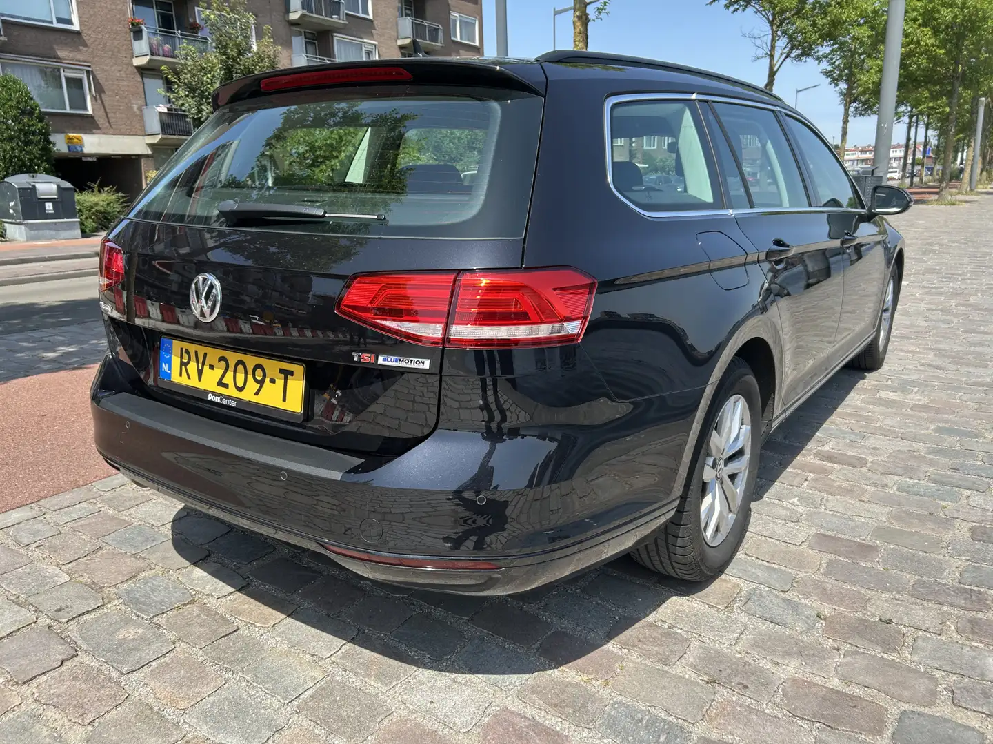 Volkswagen Passat Variant 1.4 TSI ACT Highline Business R navi/camera airco/ Zwart - 2