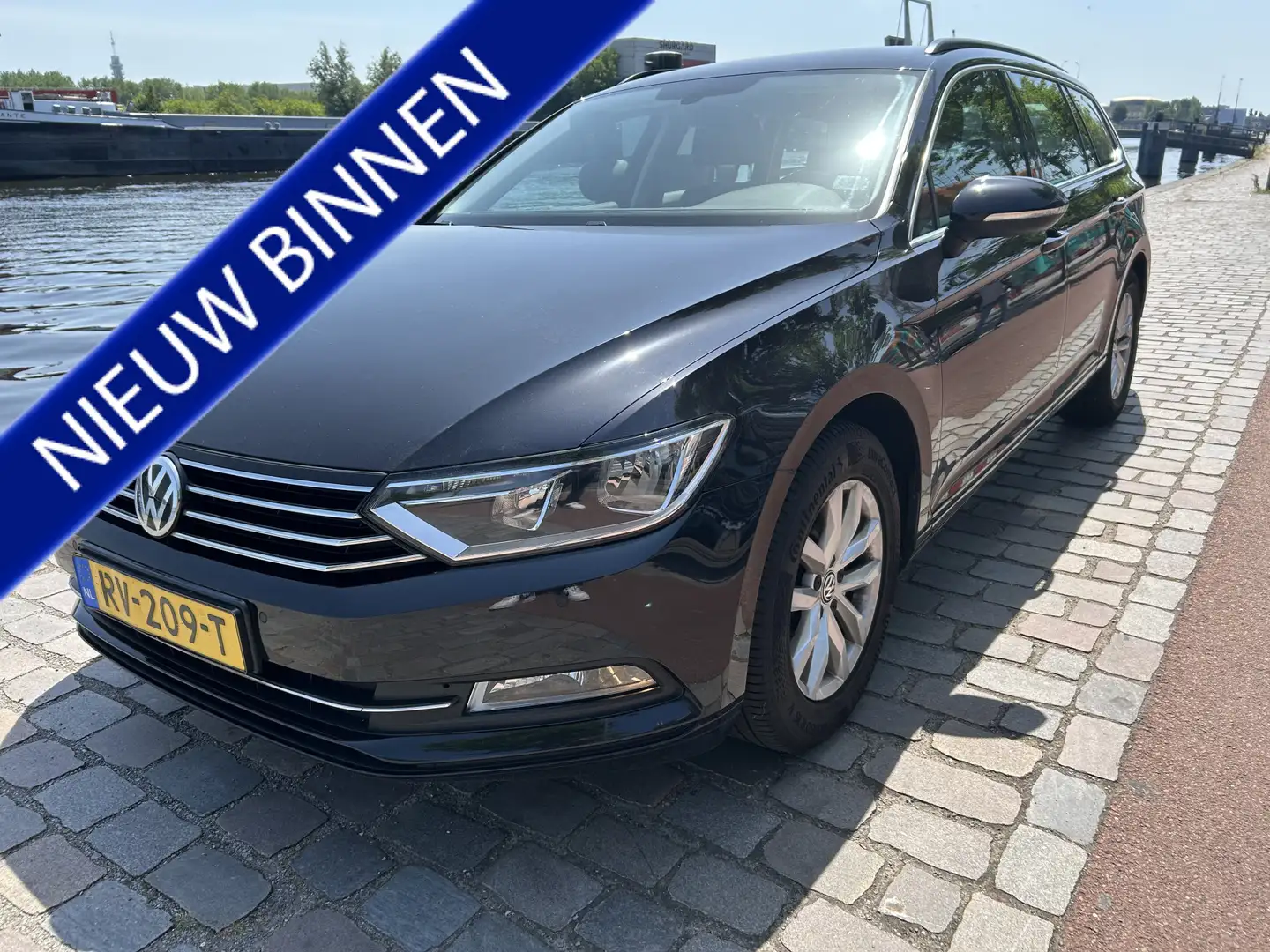 Volkswagen Passat Variant 1.4 TSI ACT Highline Business R navi/camera airco/ Zwart - 1
