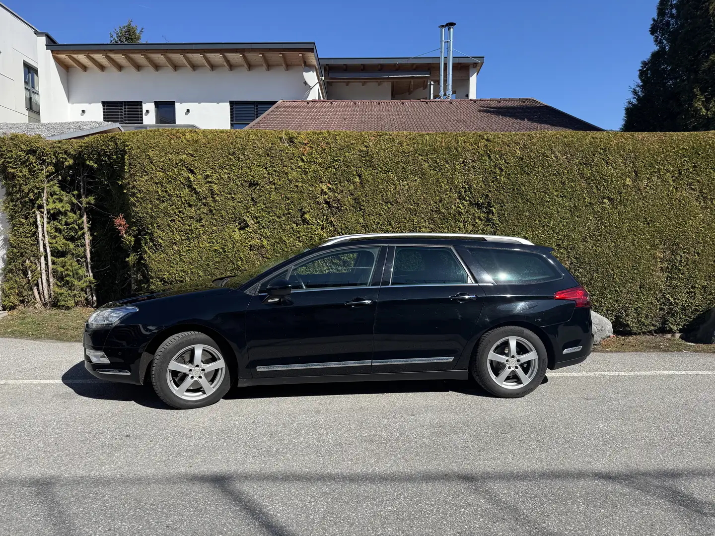 Citroen C5 C5 Tourer 2,2 HDi FAP Exclusive Aut. Exclusive Schwarz - 1