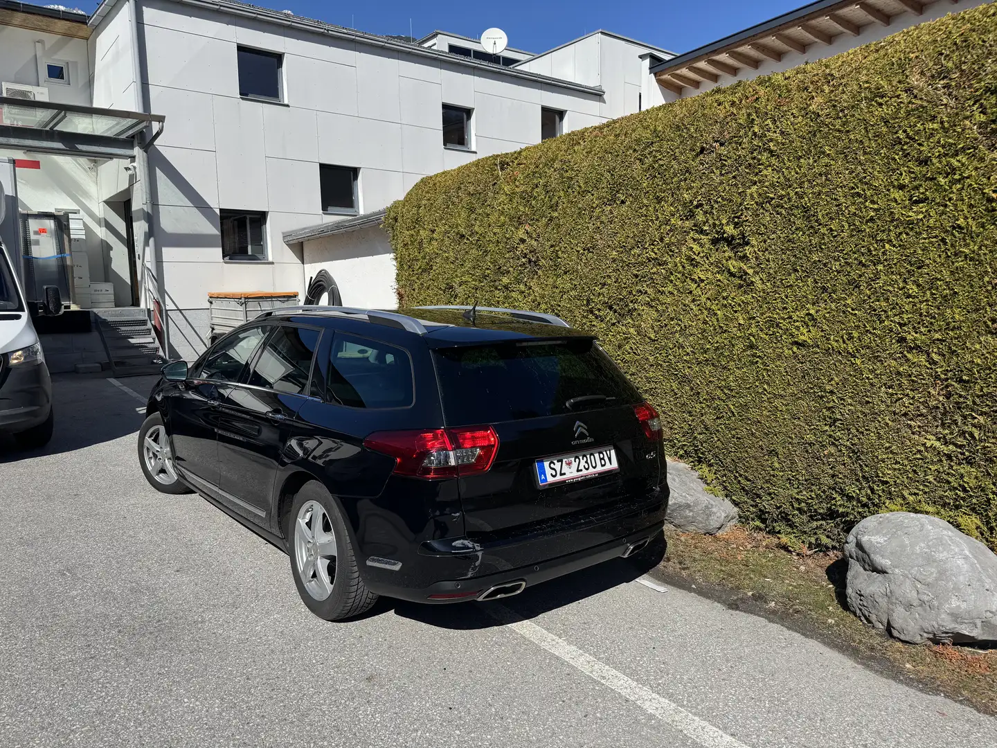 Citroen C5 C5 Tourer 2,2 HDi FAP Exclusive Aut. Exclusive Schwarz - 2