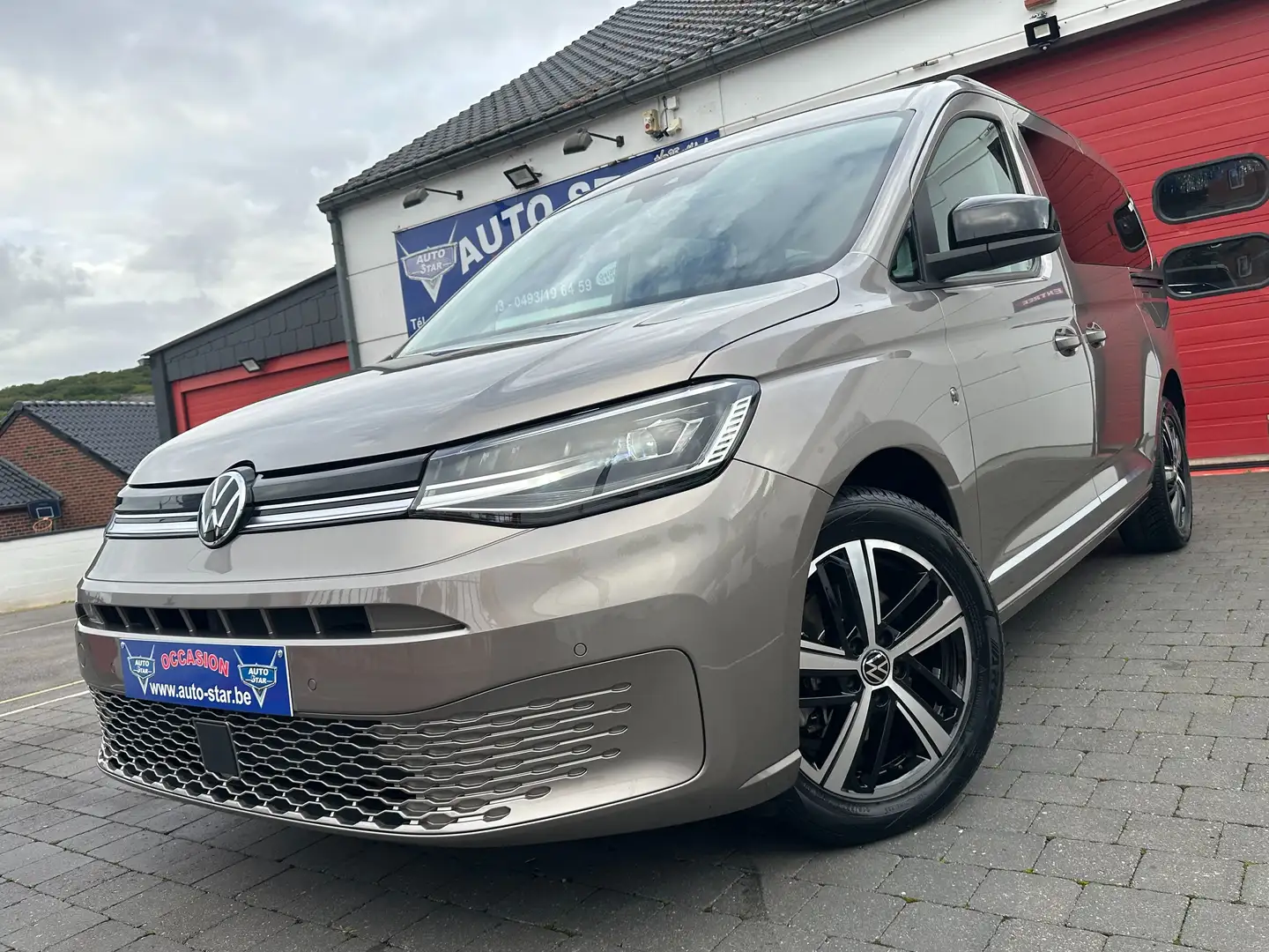 Volkswagen Caddy MAXI 7 PLACES 2.0 TDI DSG SERIE HIGHLINE EURO 6 e Grijs - 1
