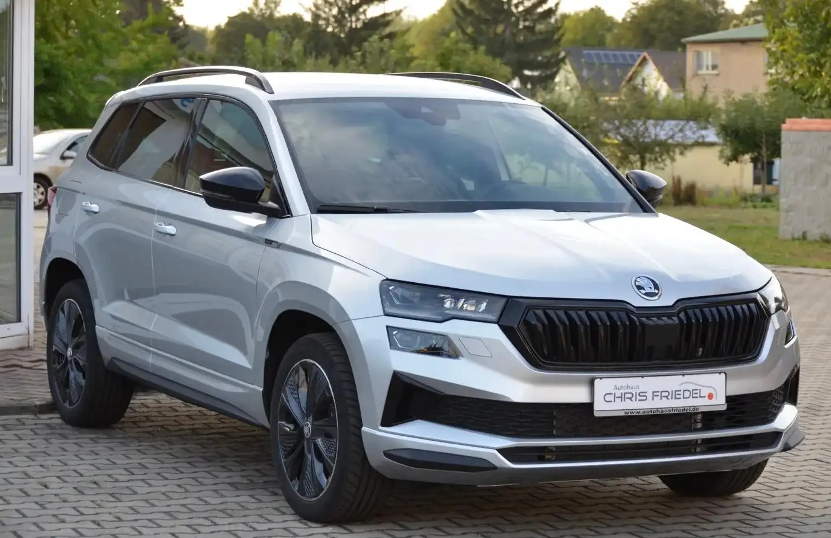 Skoda Karoq 1.5TSI Sportline DSG Matrix Navi Silber - 1