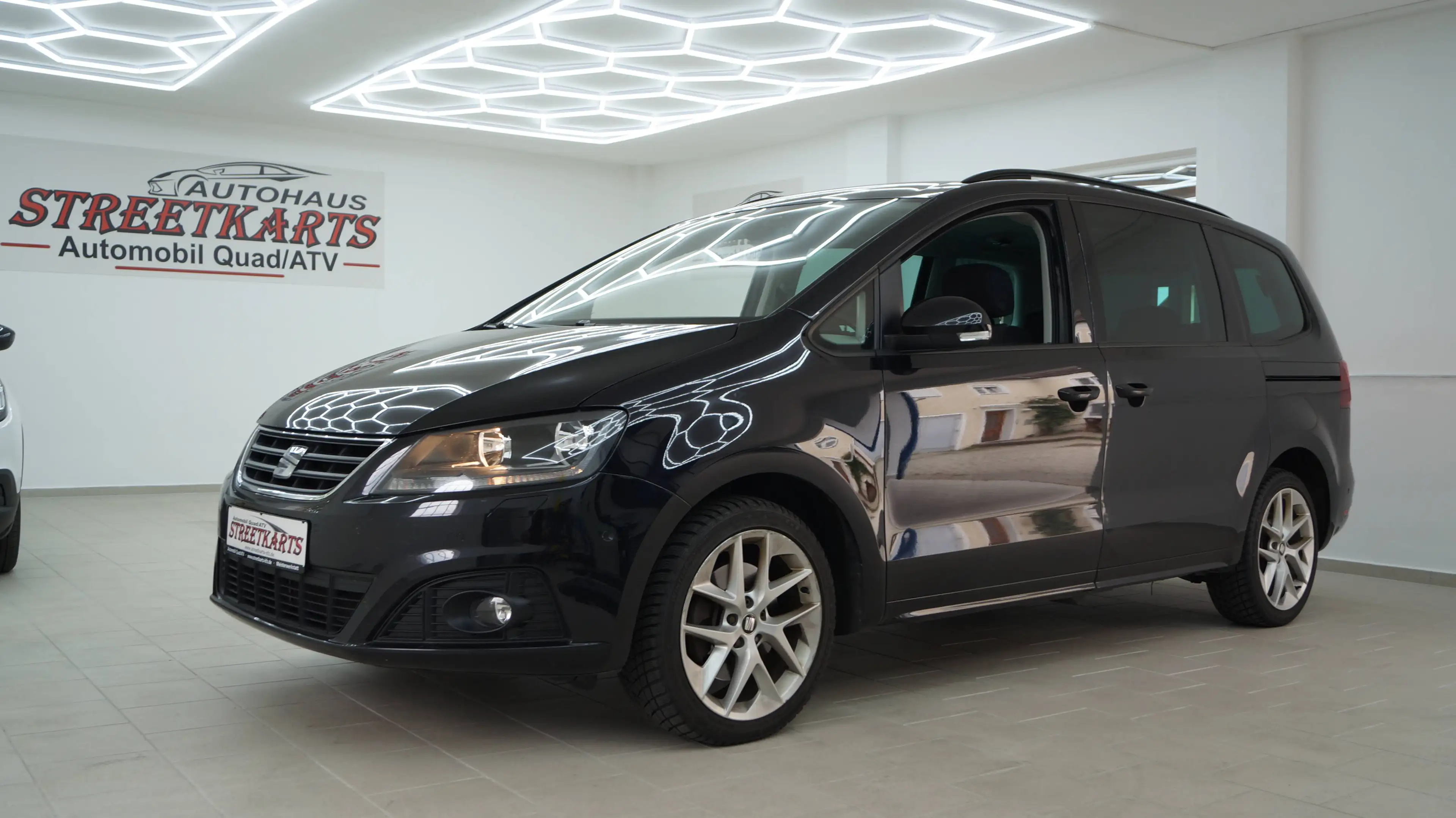SEAT Alhambra 2.0 Style 7-Sitz AHK Navi PDC Kamera — photo 2