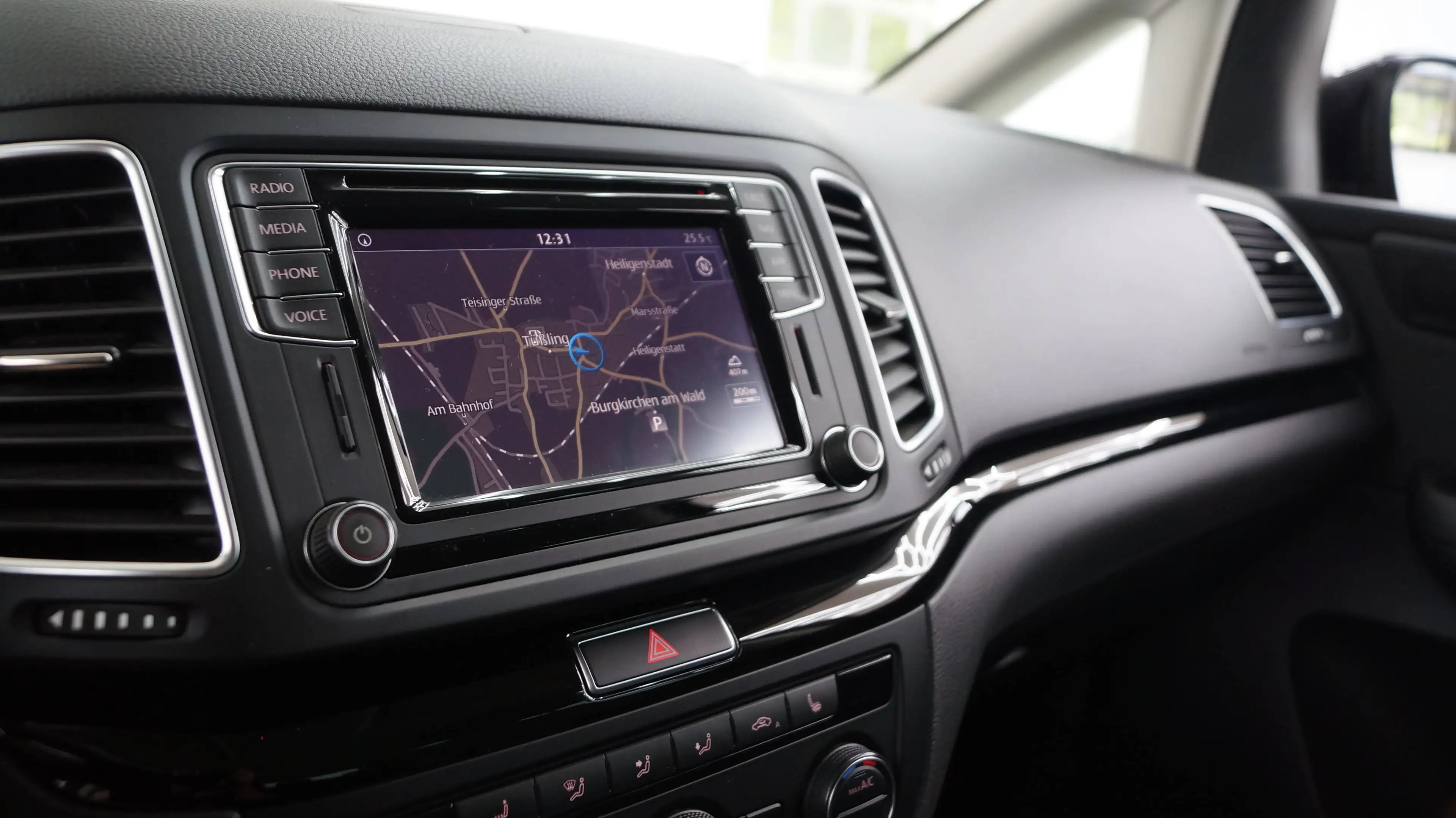 SEAT Alhambra 2.0 Style 7-Sitz AHK Navi PDC Kamera — photo 11