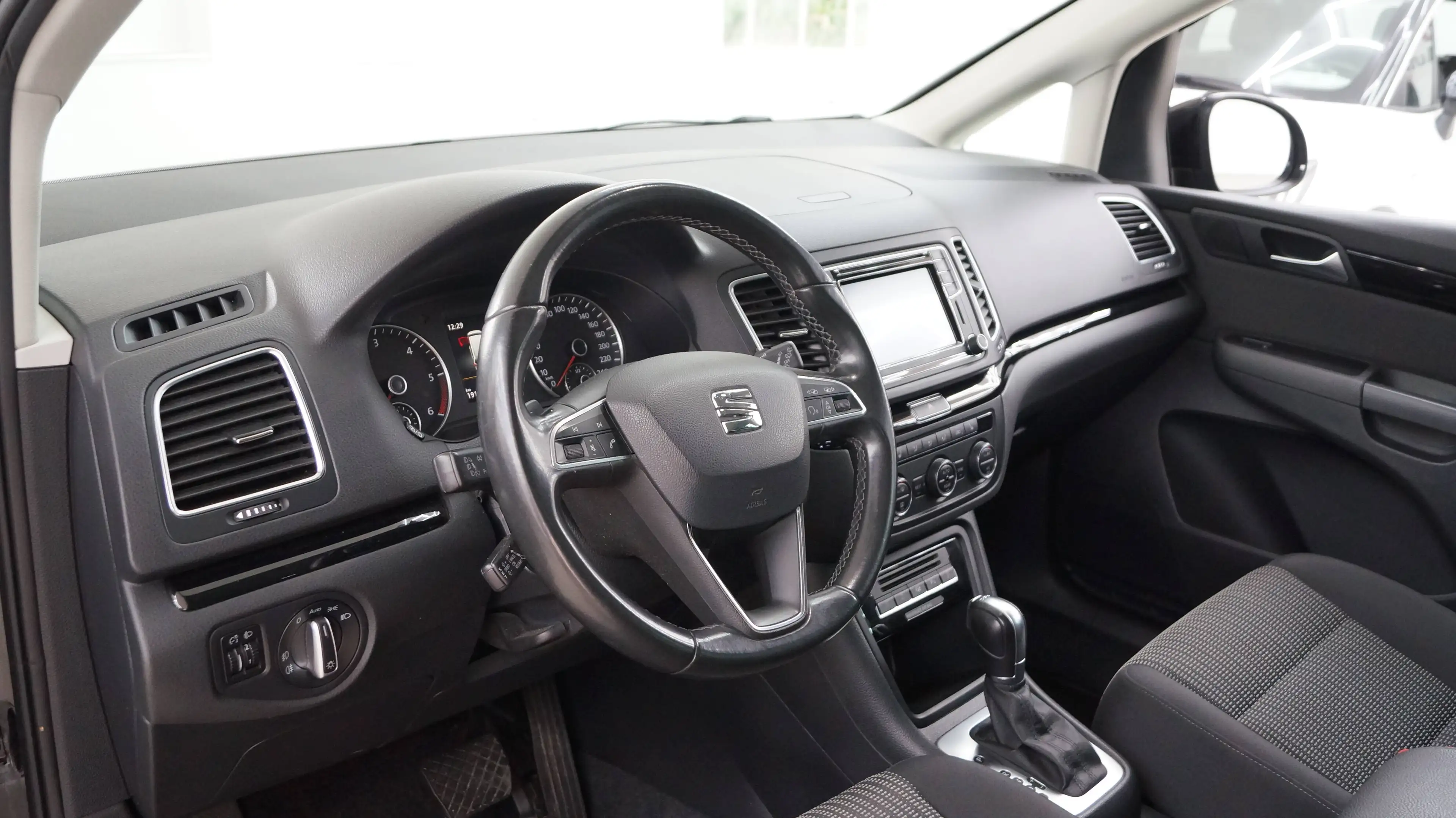 SEAT Alhambra 2.0 Style 7-Sitz AHK Navi PDC Kamera — photo 6