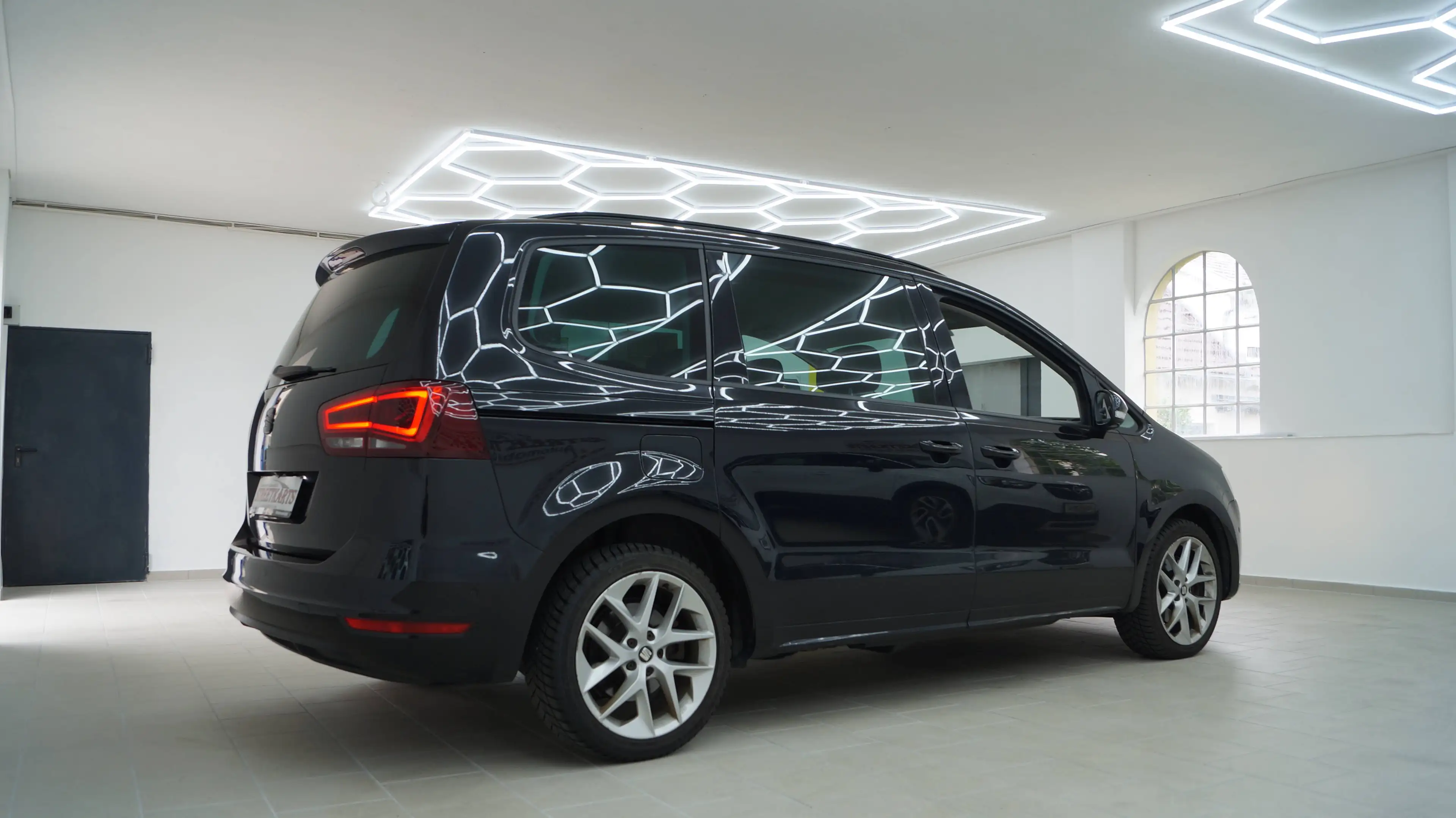 SEAT Alhambra 2.0 Style 7-Sitz AHK Navi PDC Kamera — photo 3