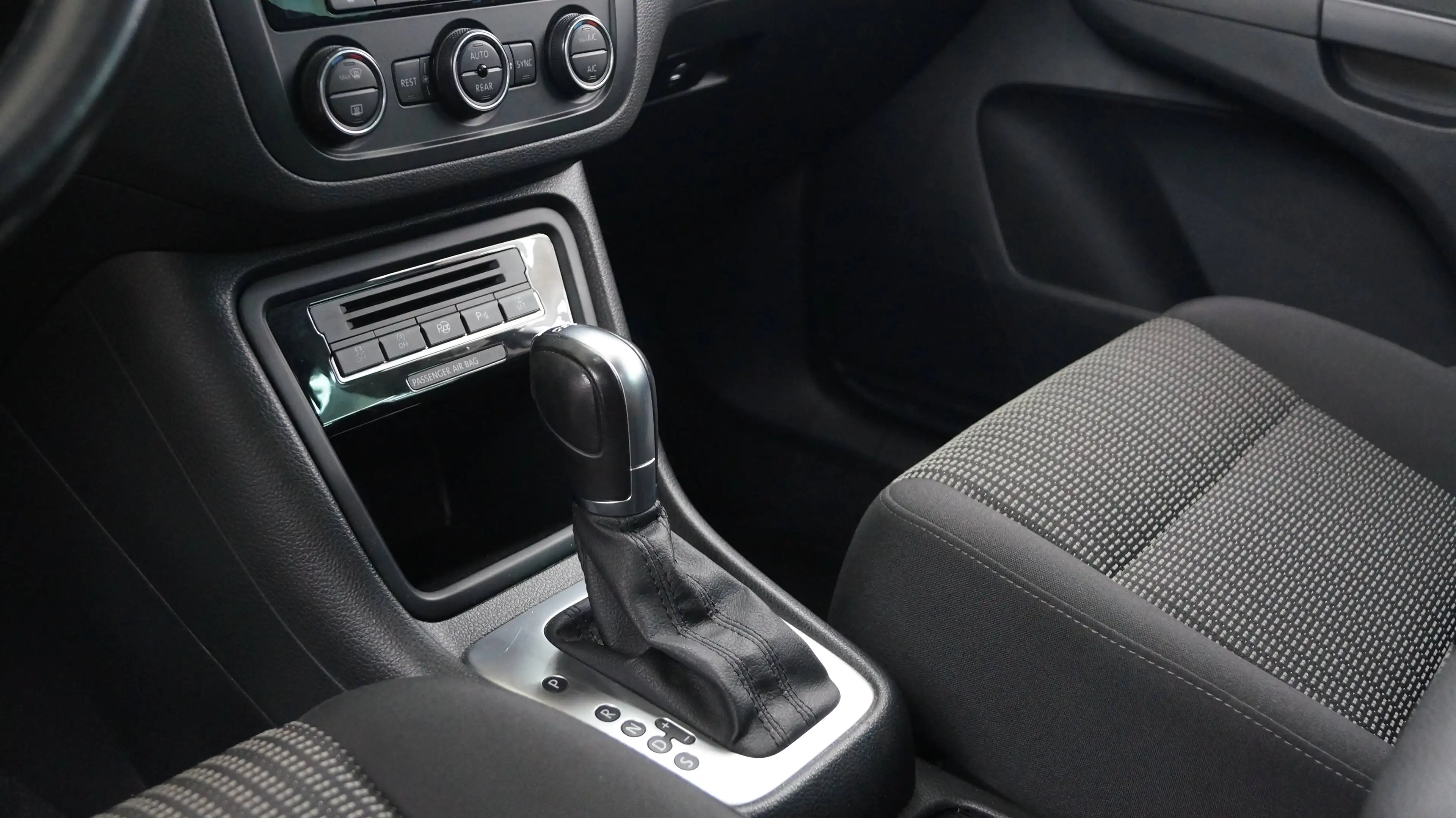 SEAT Alhambra 2.0 Style 7-Sitz AHK Navi PDC Kamera — photo 10