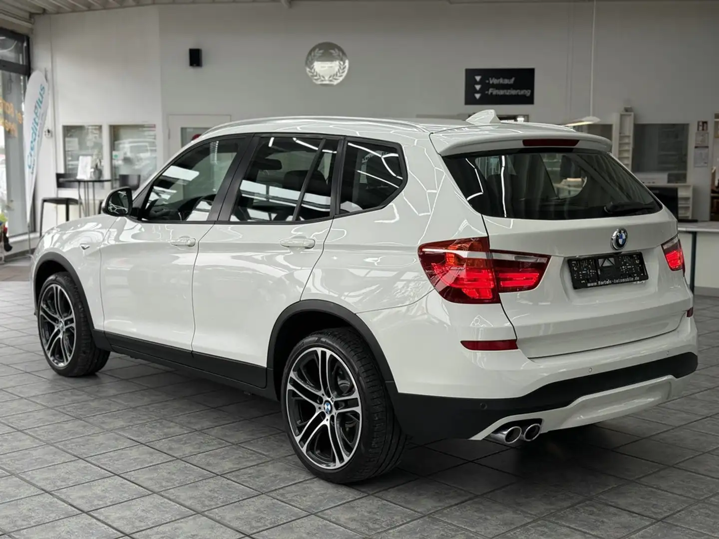 BMW X3 30dA xDrive Advantage, Leder, Navi, Head-up Wit - 2