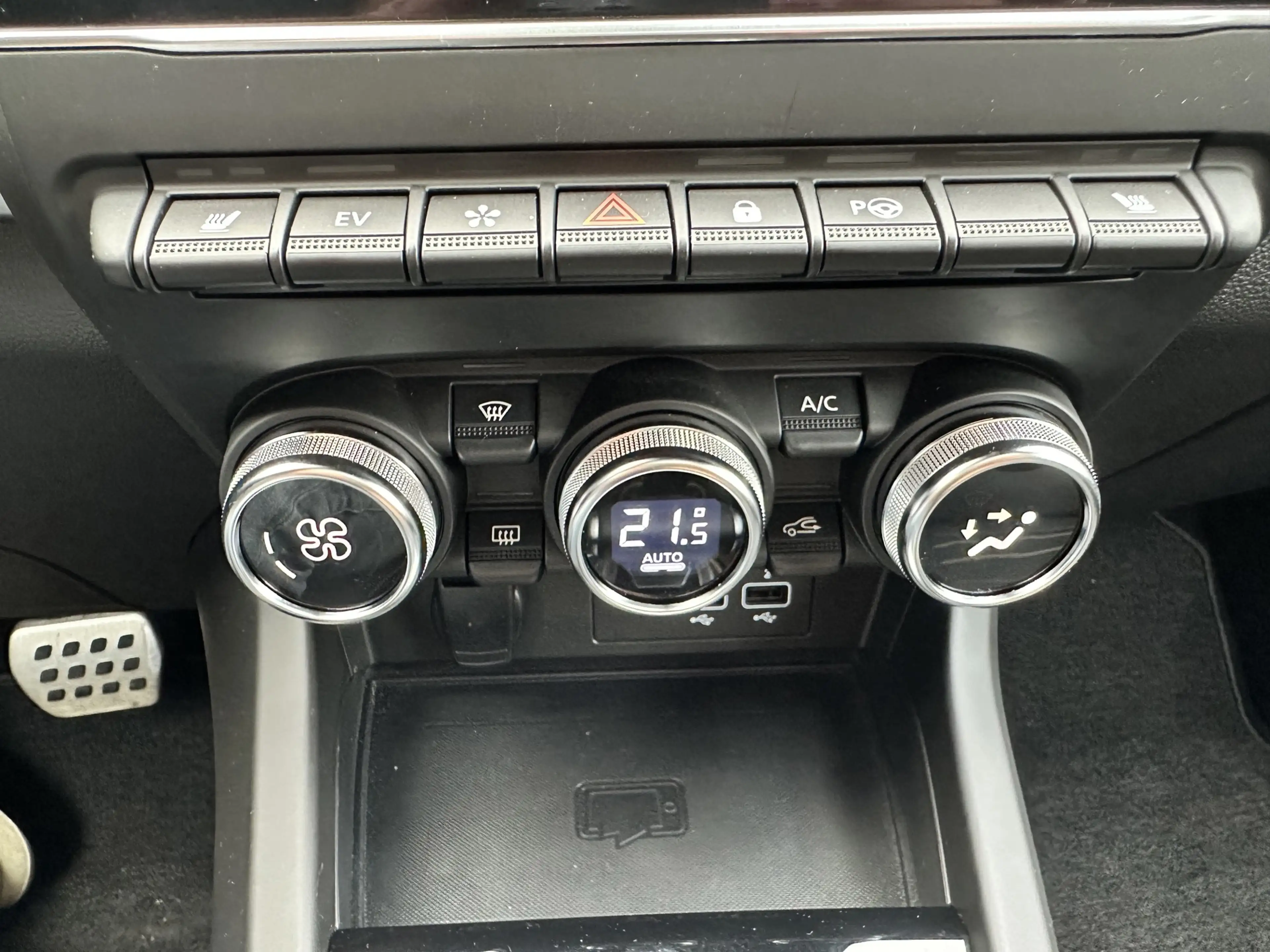Renault Arkana 1.6 E-Tech hybrid 145 E-Tech engineered — photo 33