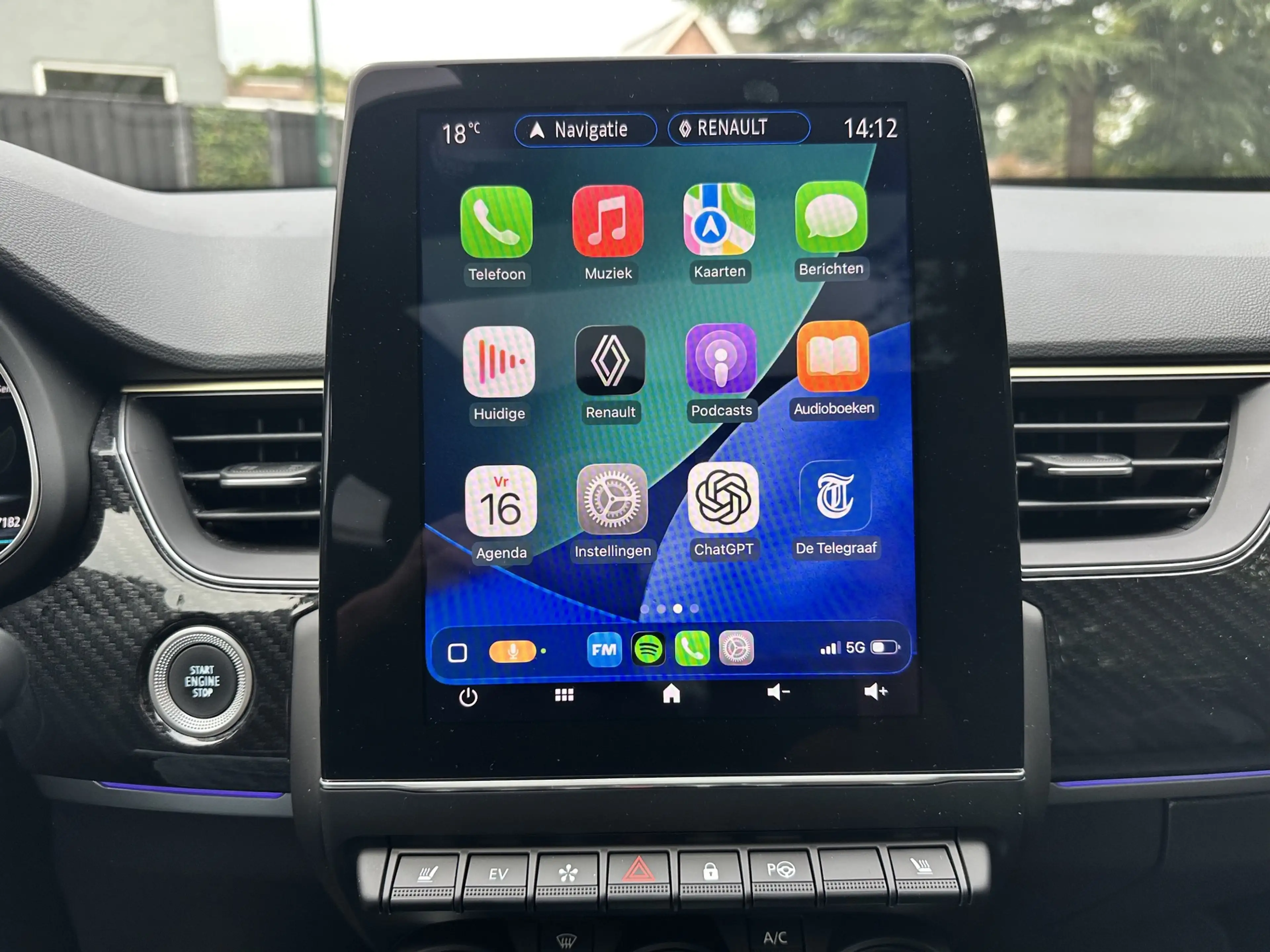 Renault Arkana 1.6 E-Tech hybrid 145 E-Tech engineered — photo 31