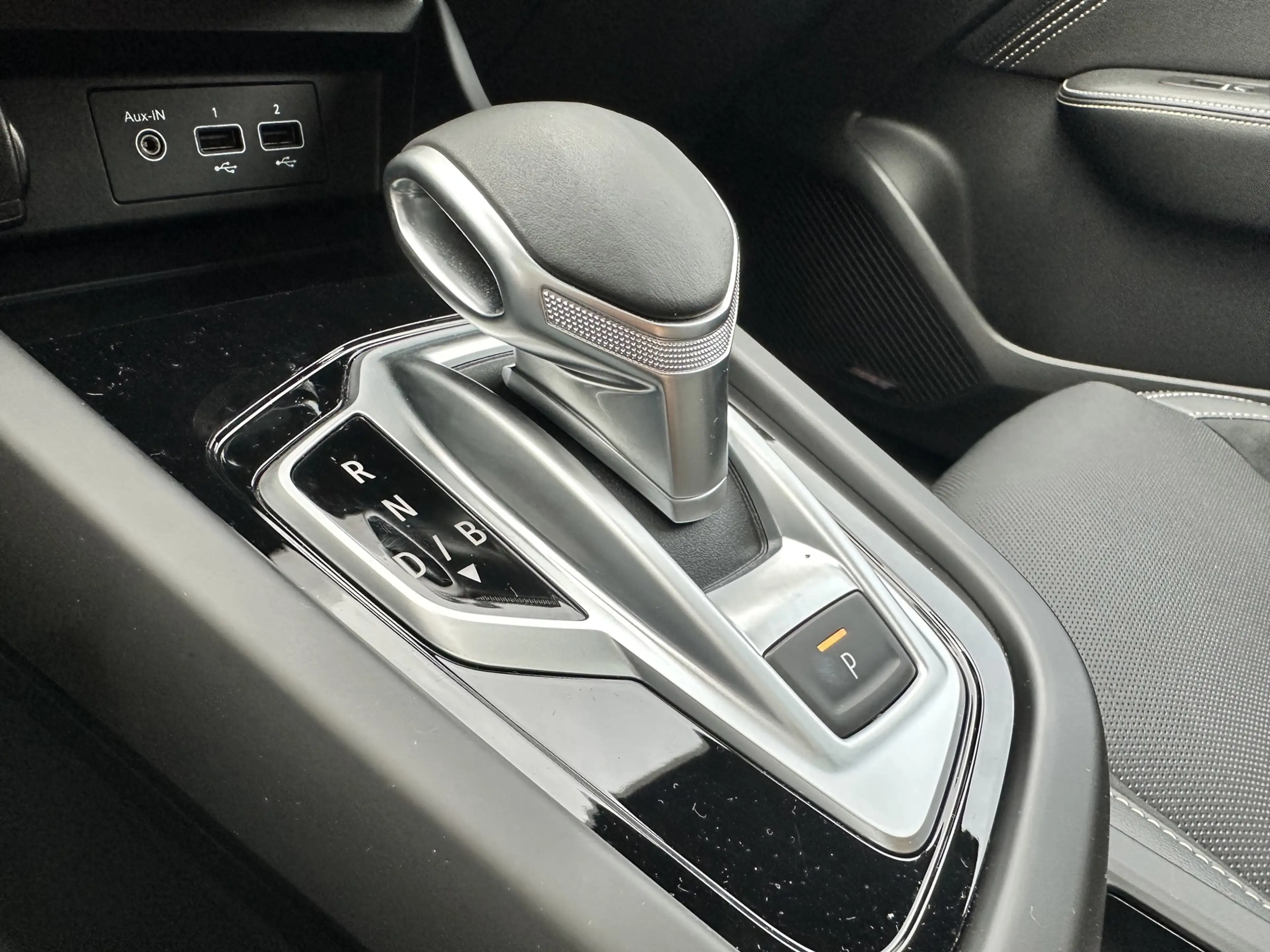 Renault Arkana 1.6 E-Tech hybrid 145 E-Tech engineered — photo 34