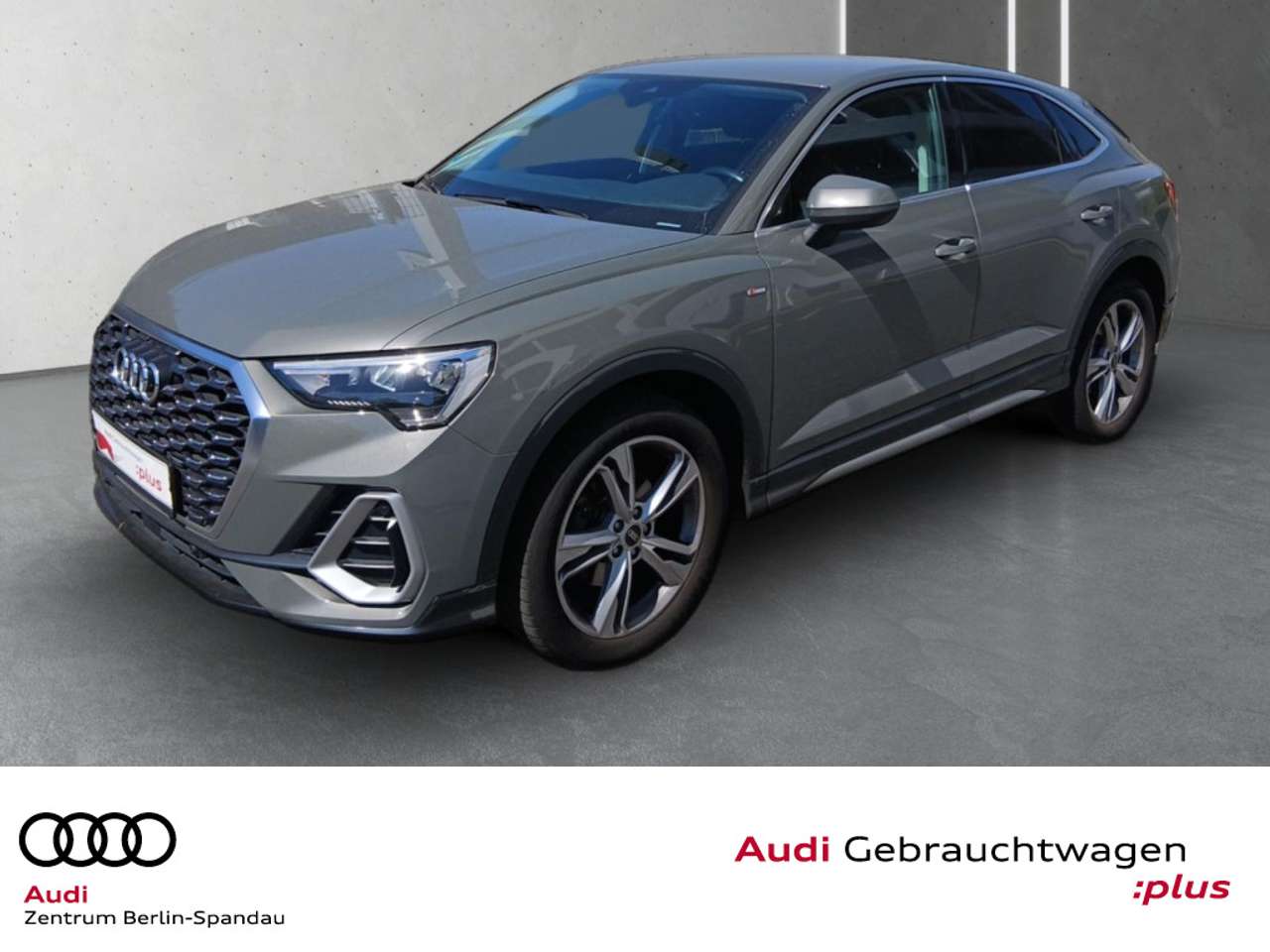 Audi Q3 — Audi Q3 35 TFSI S line S tronic *AHK*GRA*