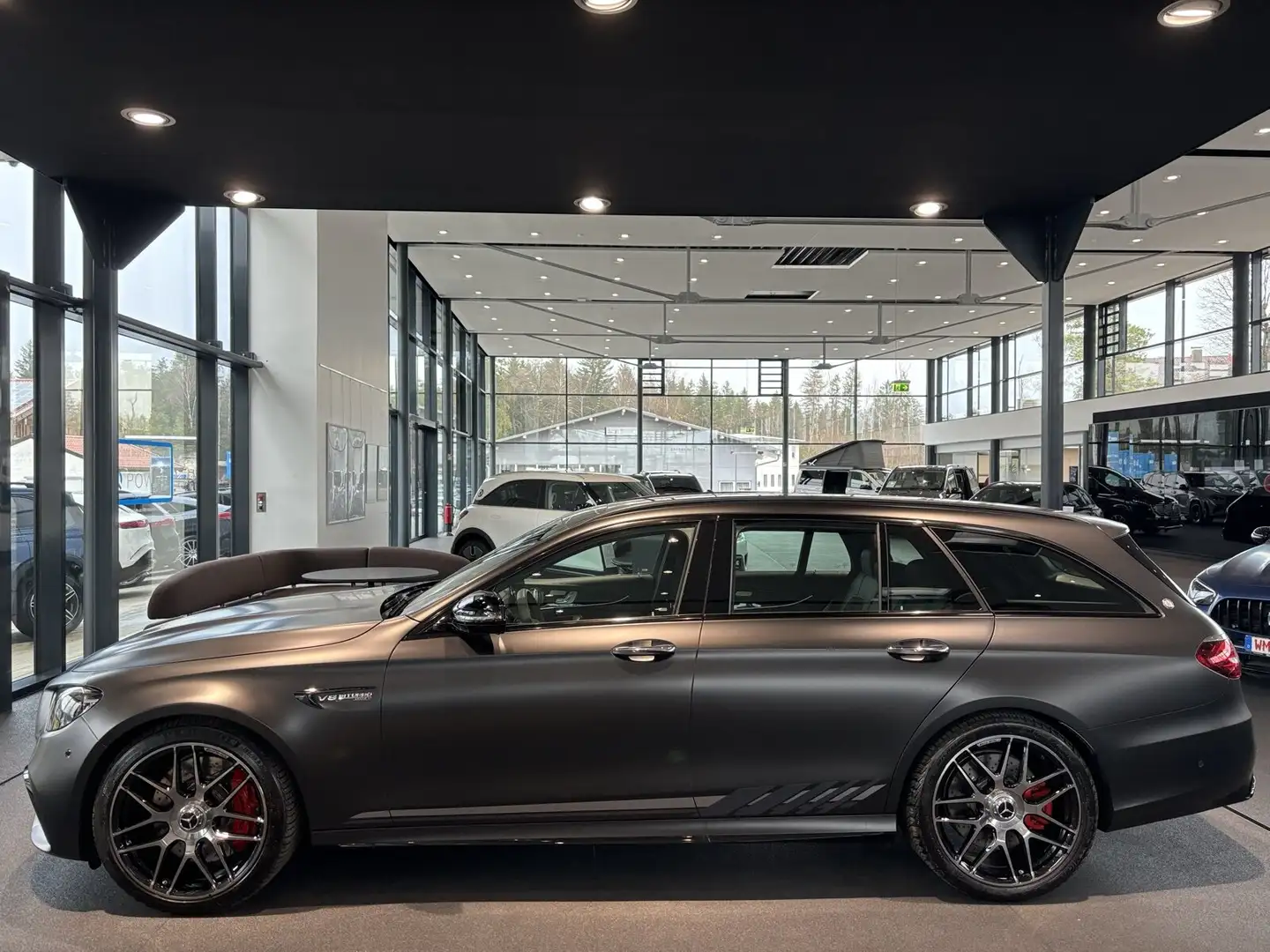 Mercedes-Benz E 63 AMG E 63 S 4MATIC+ T-Modell Final Edition  AMG Line siva - 2