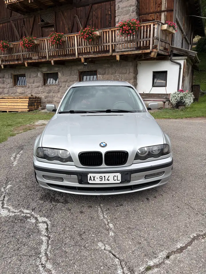 BMW 320i Sport Edition, foto 5