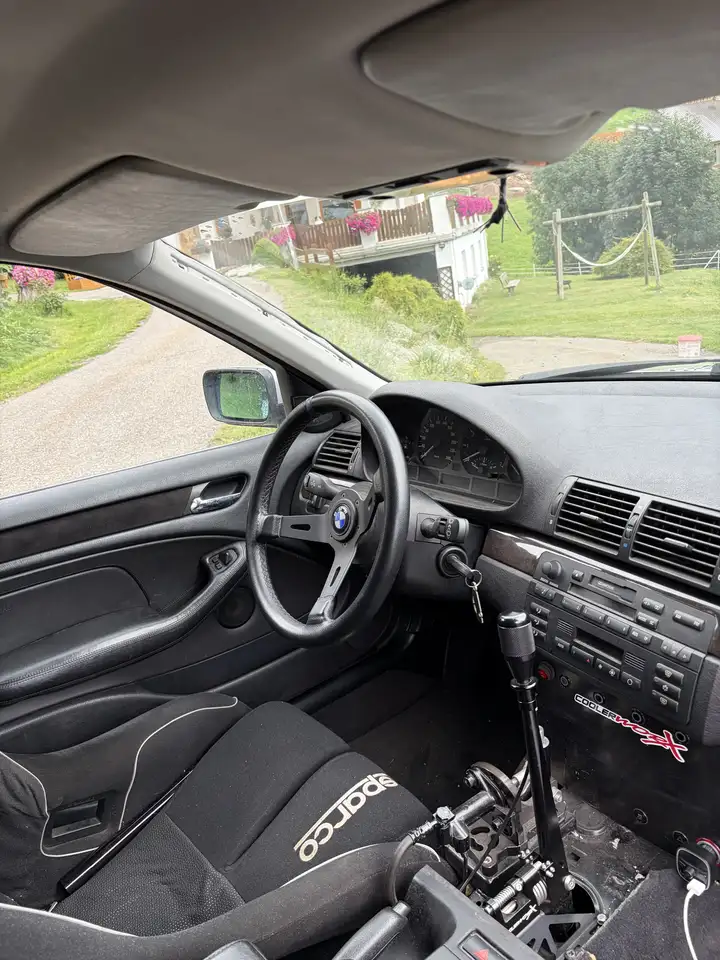 BMW 320i Sport Edition, foto 11